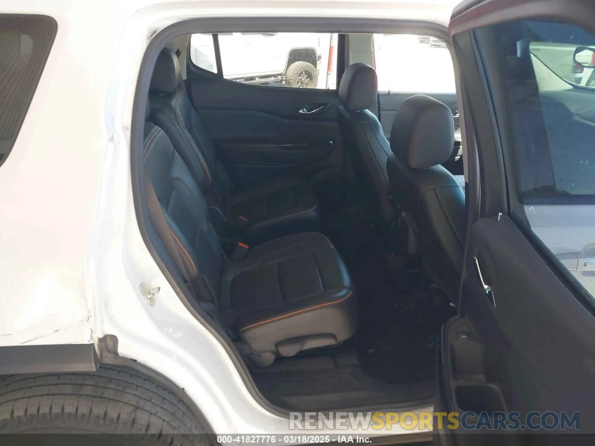 8 Photograph of a damaged car 1GKKNLLS0MZ102445 GMC ACADIA 2021