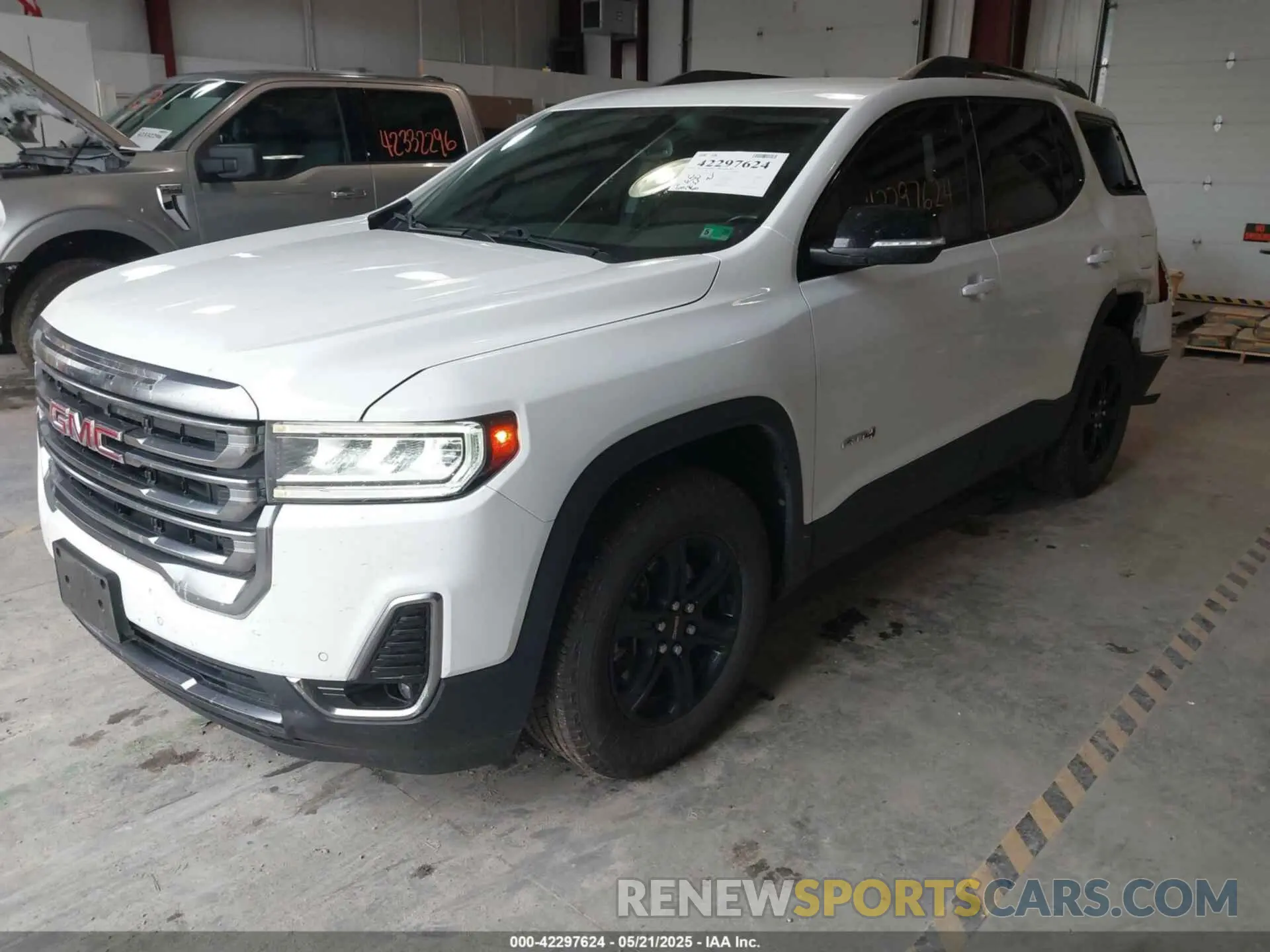 2 Photograph of a damaged car 1GKKNLLS0MZ183835 GMC ACADIA 2021