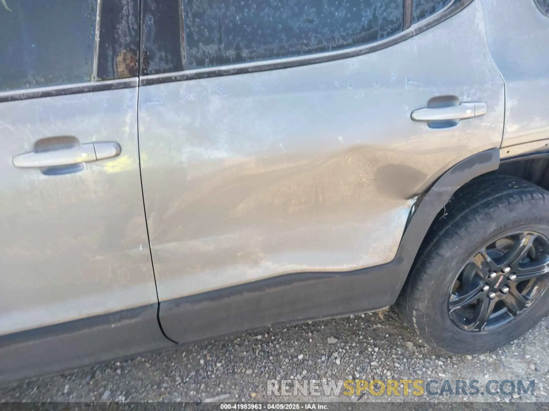 20 Photograph of a damaged car 1GKKNLLS4MZ166651 GMC ACADIA 2021