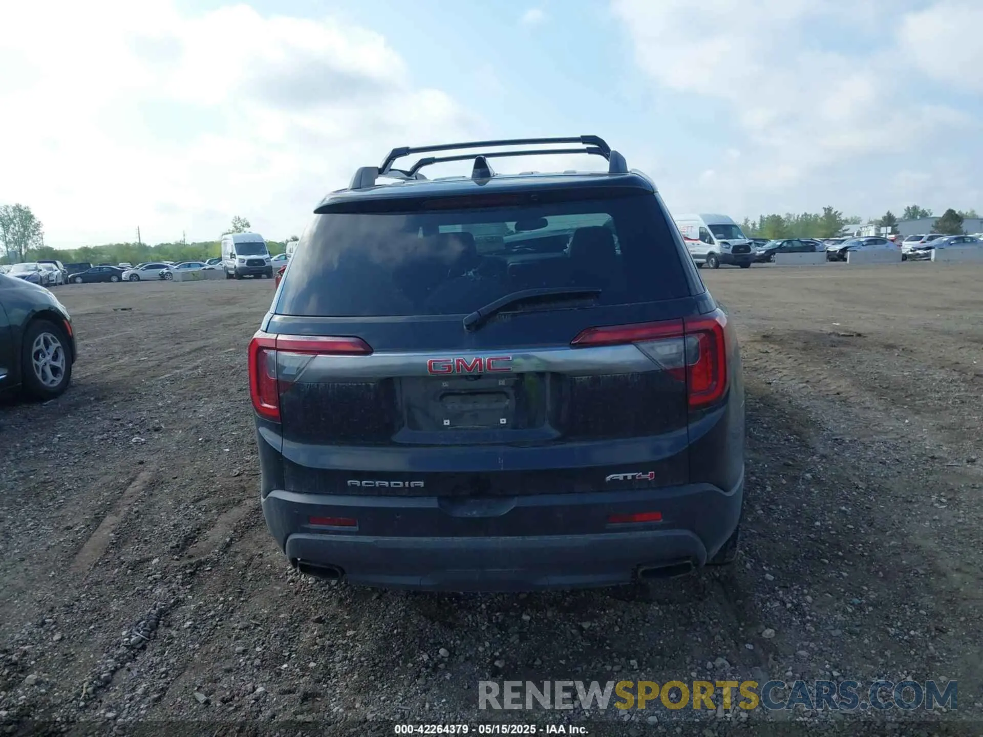 16 Photograph of a damaged car 1GKKNLLS4MZ215489 GMC ACADIA 2021