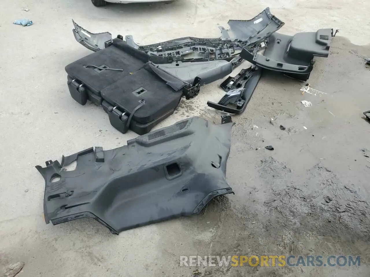 13 Photograph of a damaged car 1GKKNLLS5MZ189601 GMC ACADIA 2021
