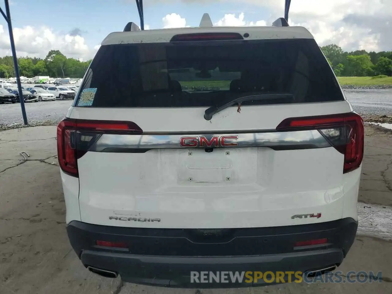6 Photograph of a damaged car 1GKKNLLS6MZ121632 GMC ACADIA 2021