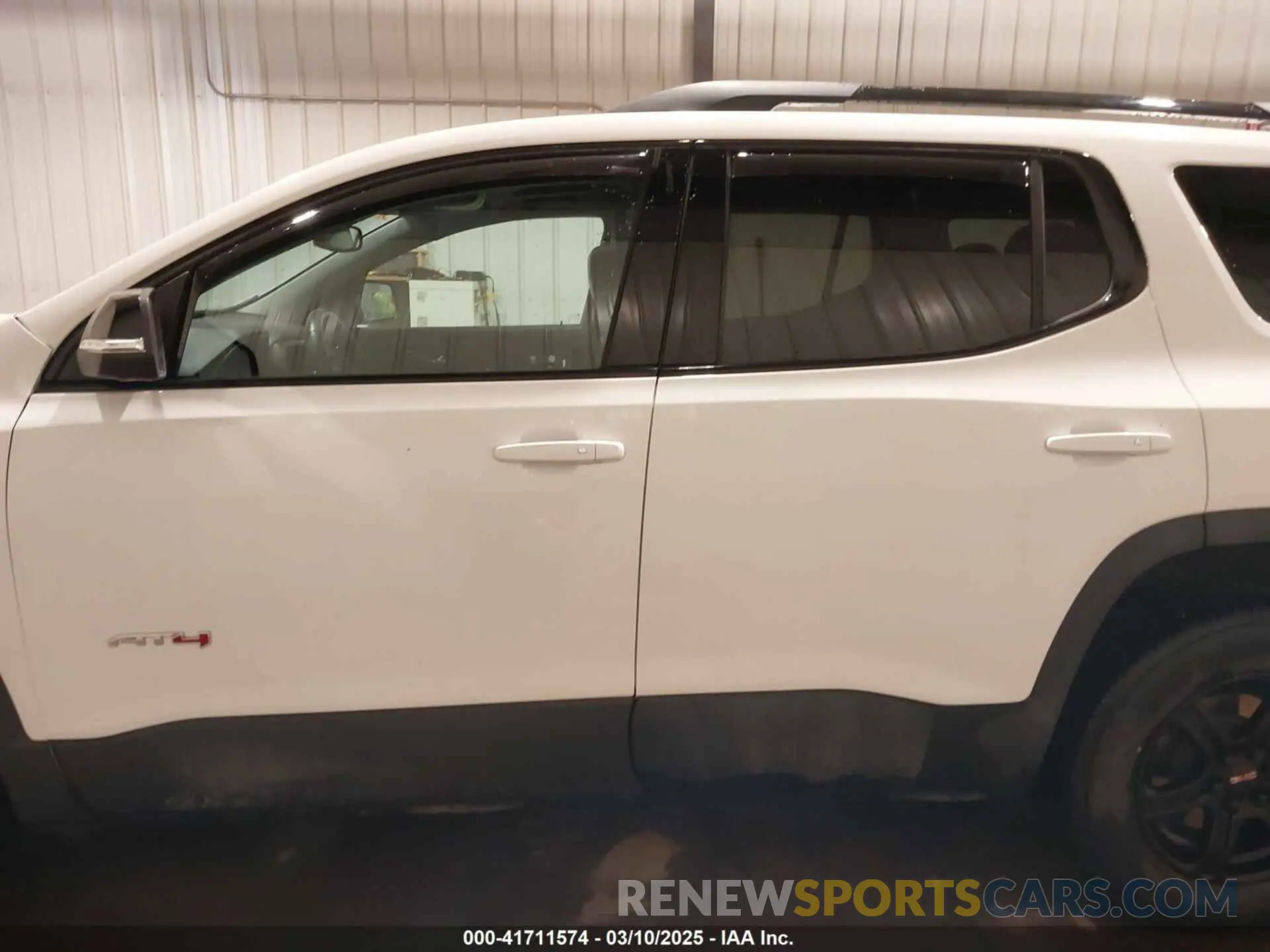 15 Photograph of a damaged car 1GKKNLLSXMZ205999 GMC ACADIA 2021
