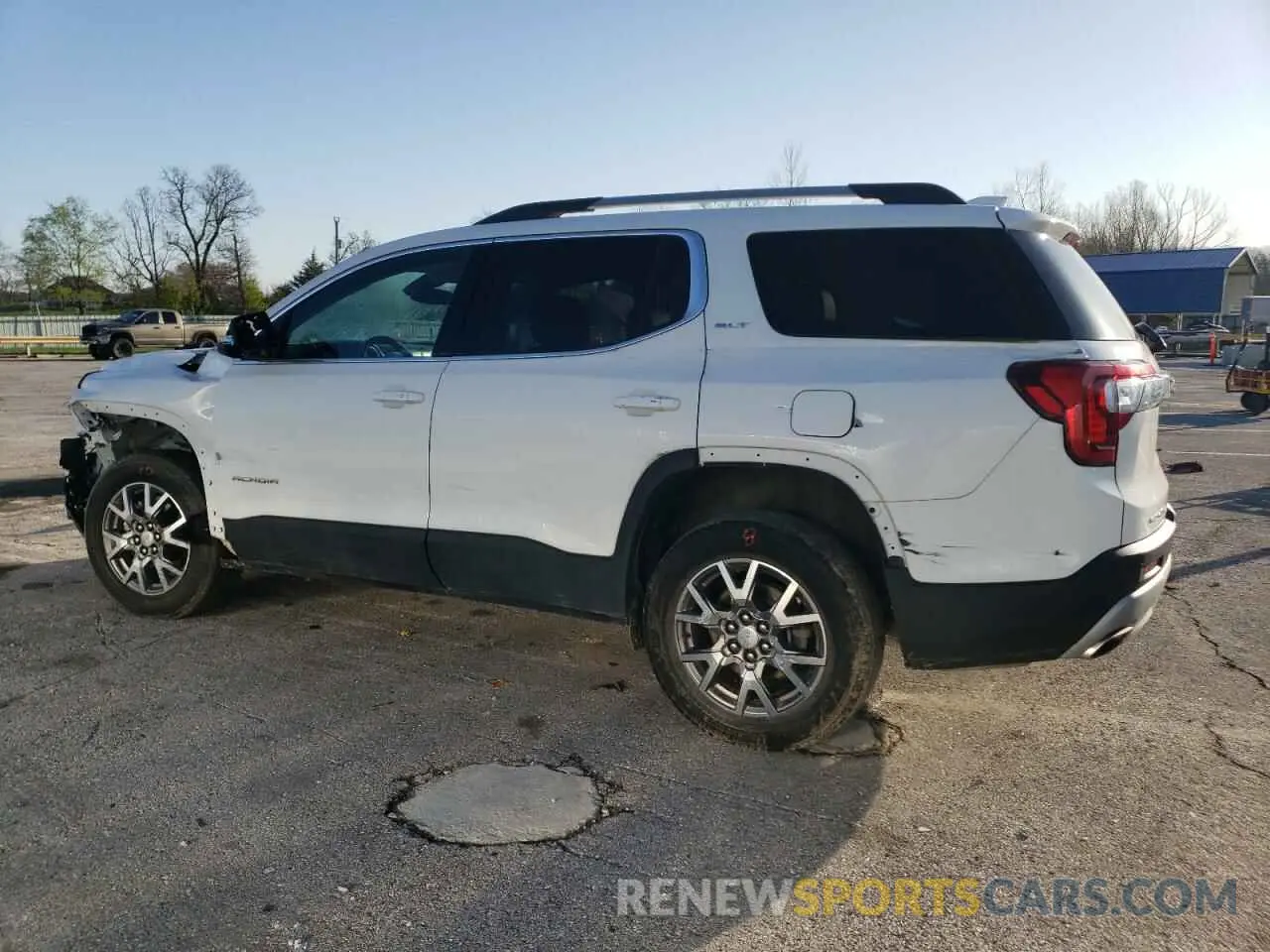 2 Photograph of a damaged car 1GKKNML41MZ226117 GMC ACADIA 2021