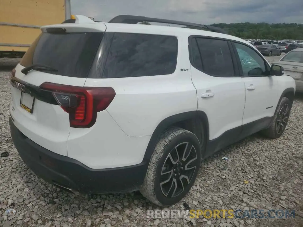 3 Photograph of a damaged car 1GKKNML42MZ154263 GMC ACADIA 2021