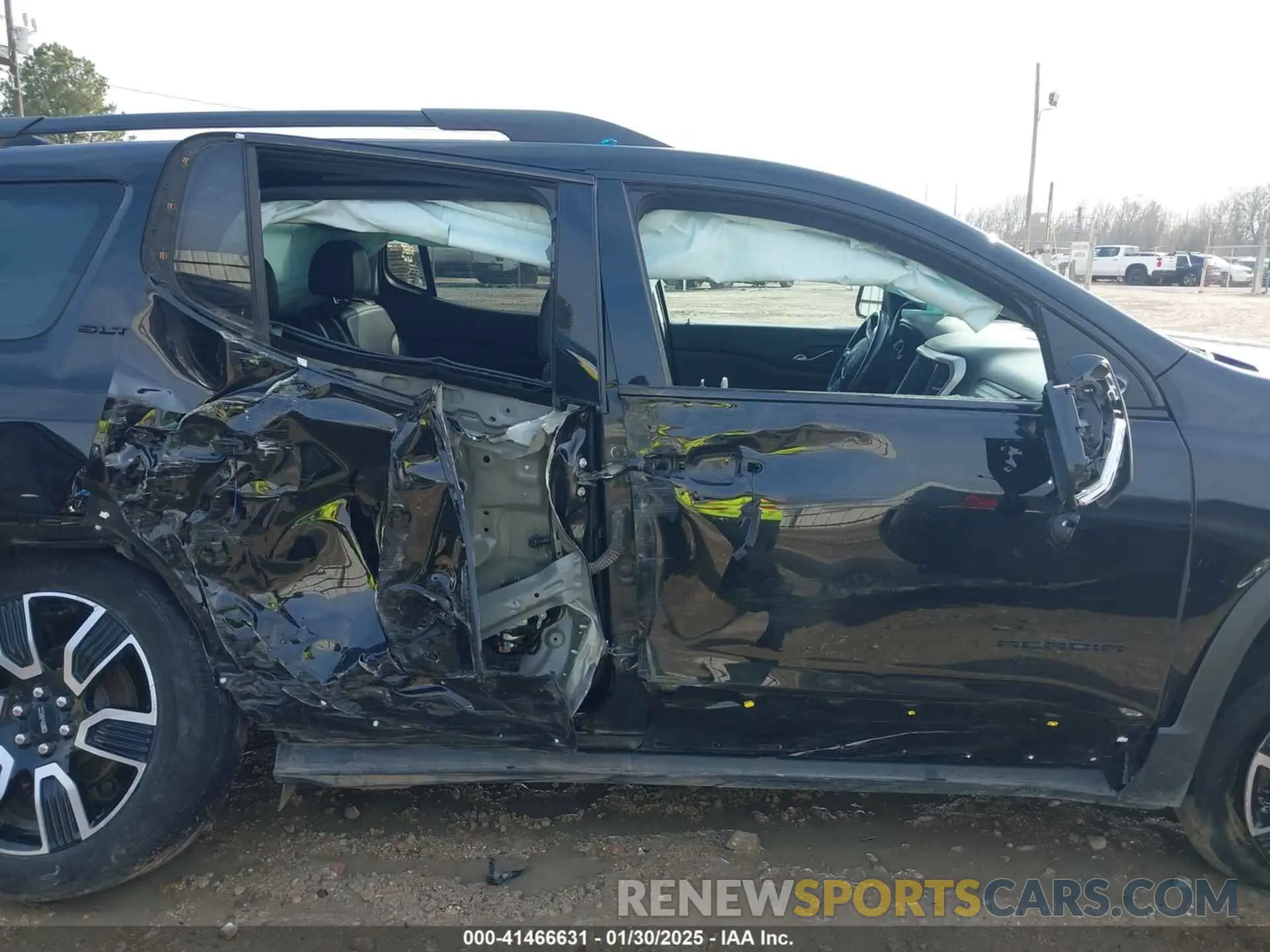 13 Photograph of a damaged car 1GKKNML46MZ181983 GMC ACADIA 2021