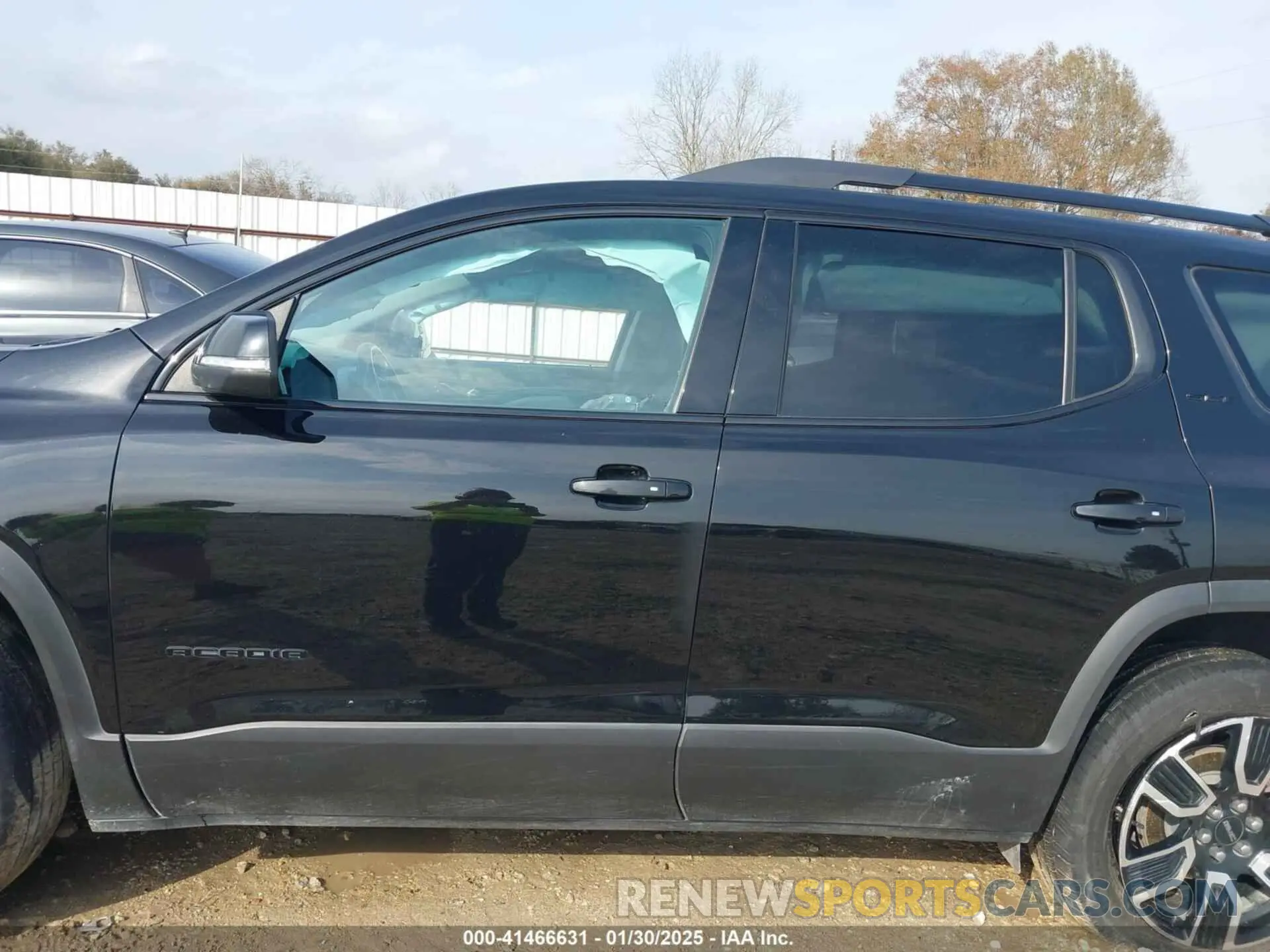 14 Photograph of a damaged car 1GKKNML46MZ181983 GMC ACADIA 2021