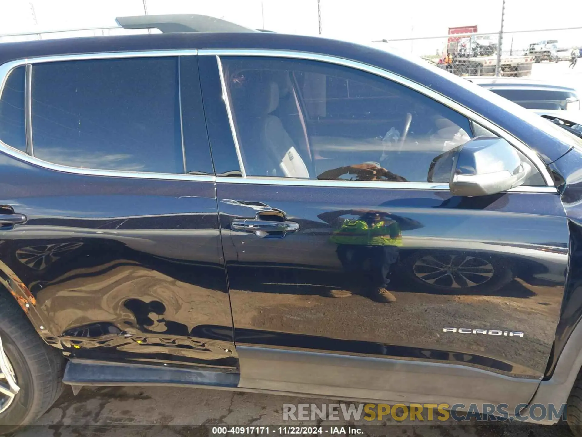 13 Photograph of a damaged car 1GKKNML48MZ136091 GMC ACADIA 2021