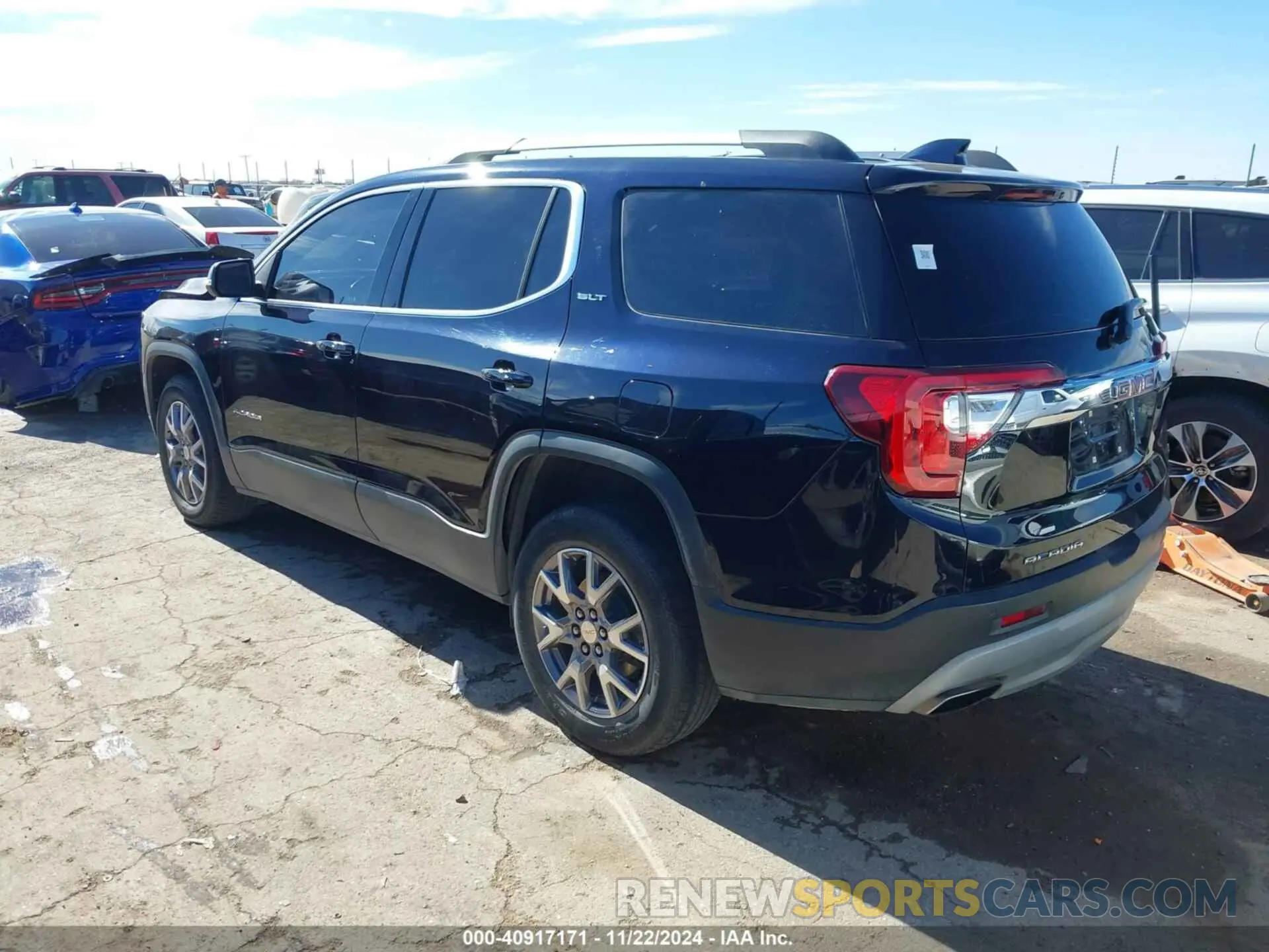 3 Photograph of a damaged car 1GKKNML48MZ136091 GMC ACADIA 2021