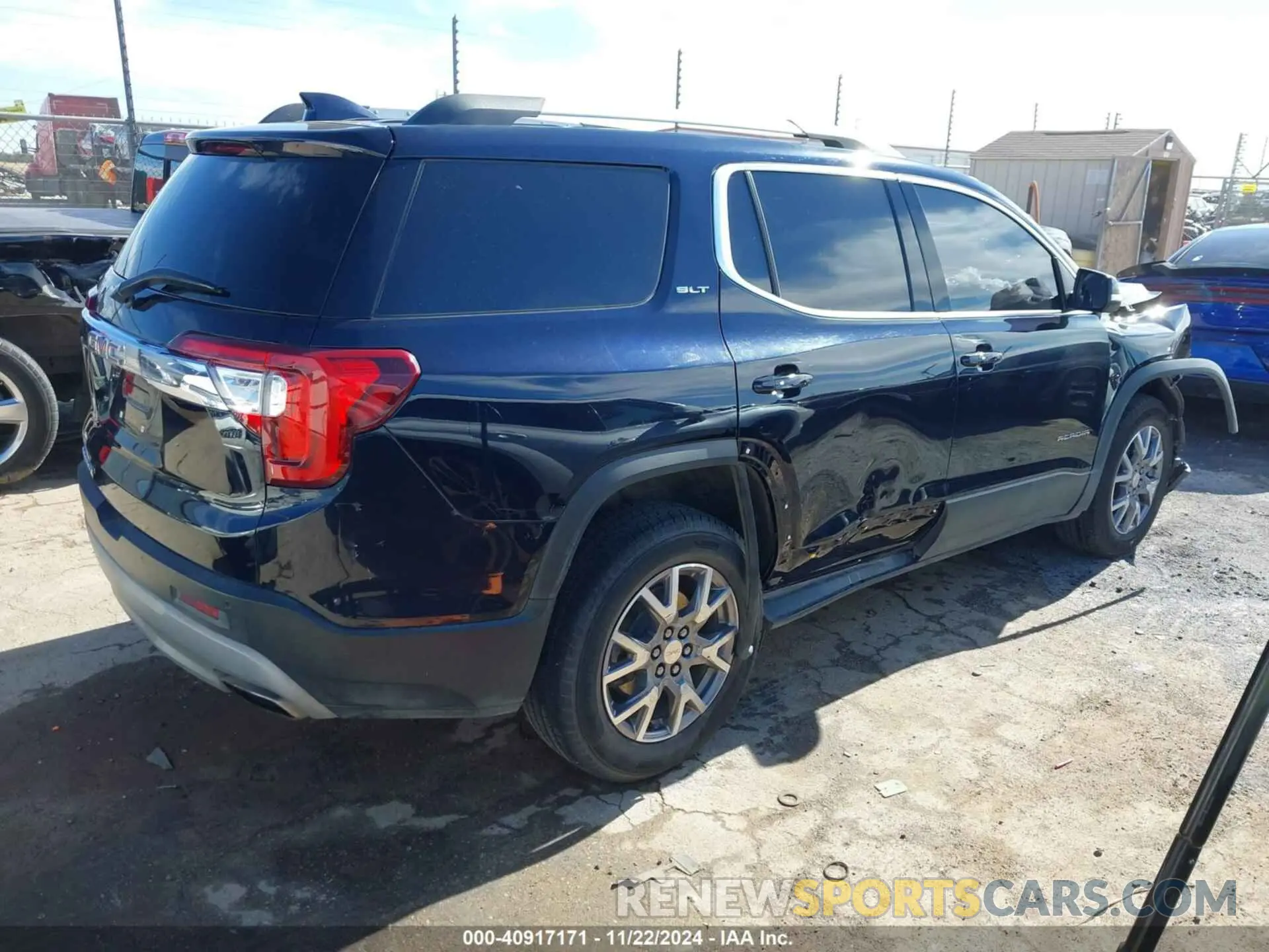 4 Photograph of a damaged car 1GKKNML48MZ136091 GMC ACADIA 2021
