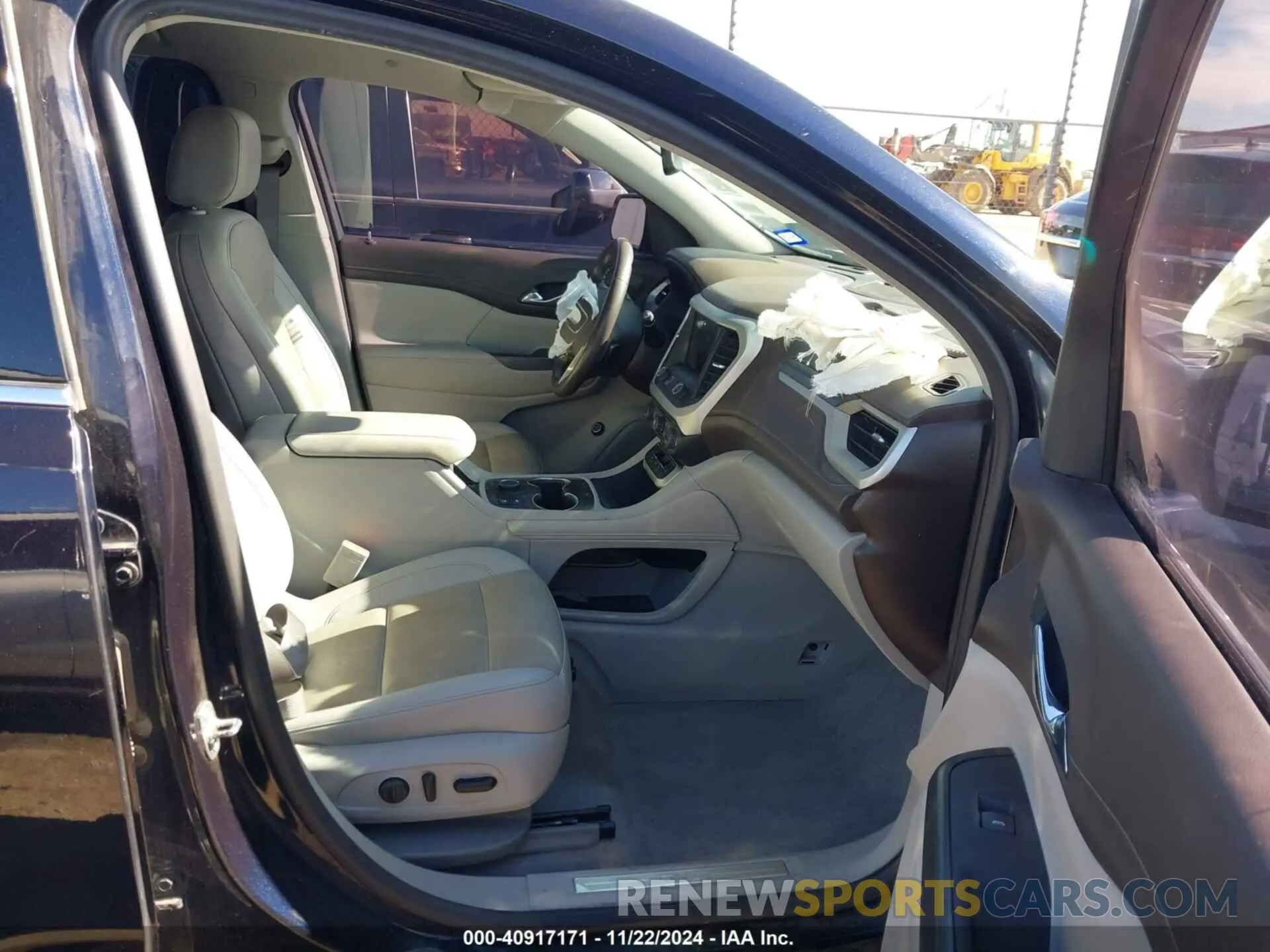5 Photograph of a damaged car 1GKKNML48MZ136091 GMC ACADIA 2021