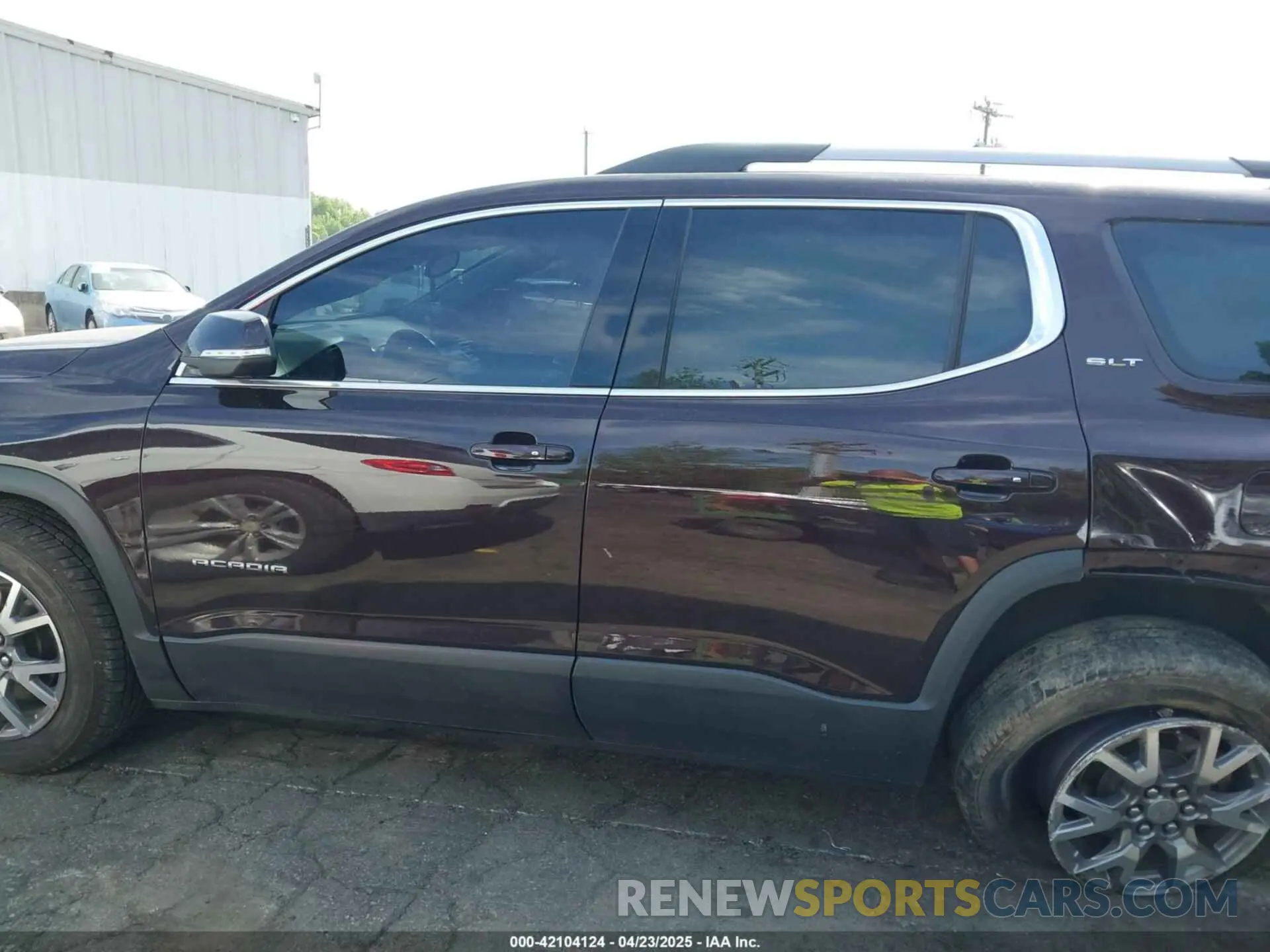 14 Photograph of a damaged car 1GKKNML4XMZ103626 GMC ACADIA 2021