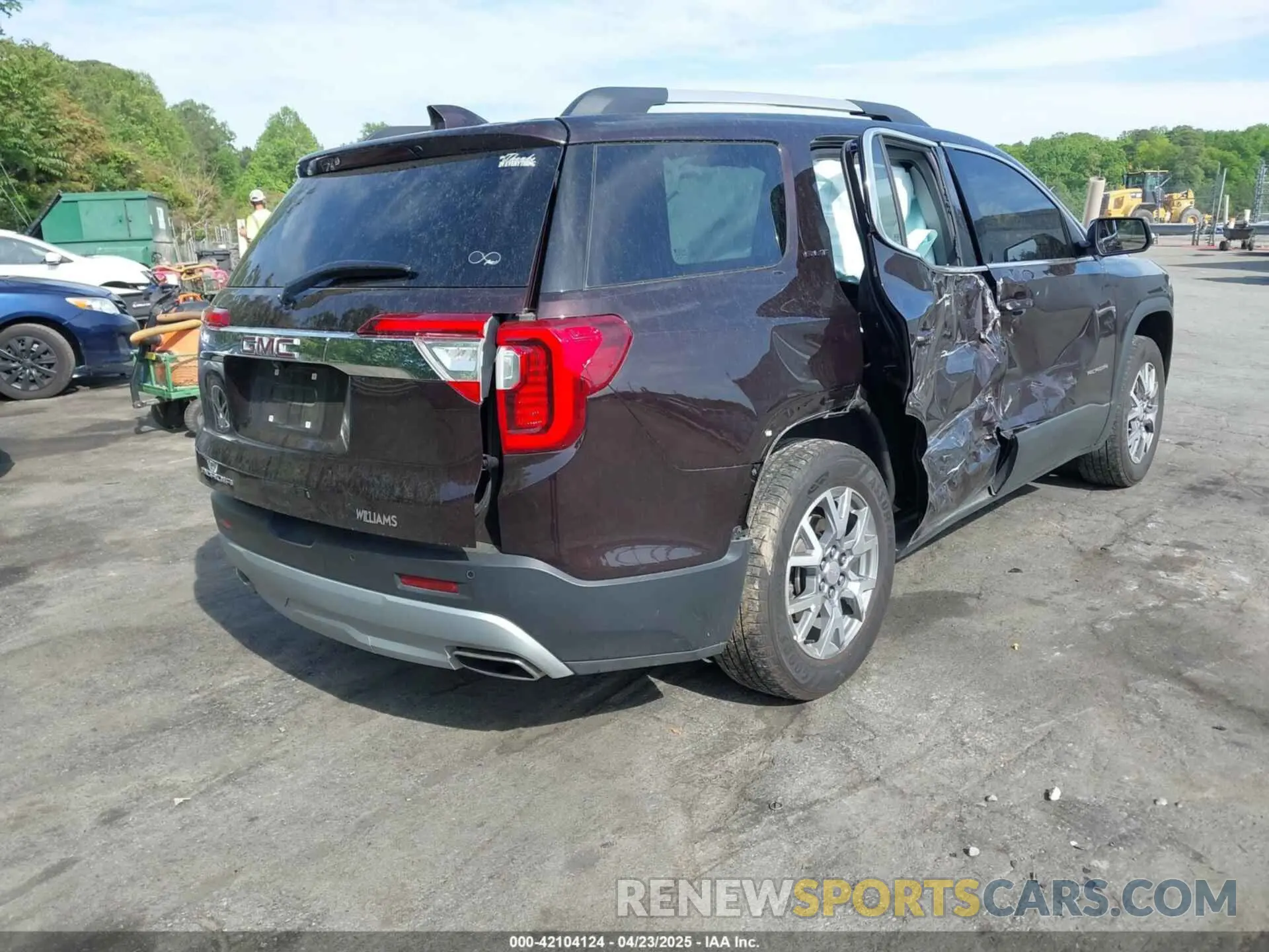 4 Photograph of a damaged car 1GKKNML4XMZ103626 GMC ACADIA 2021