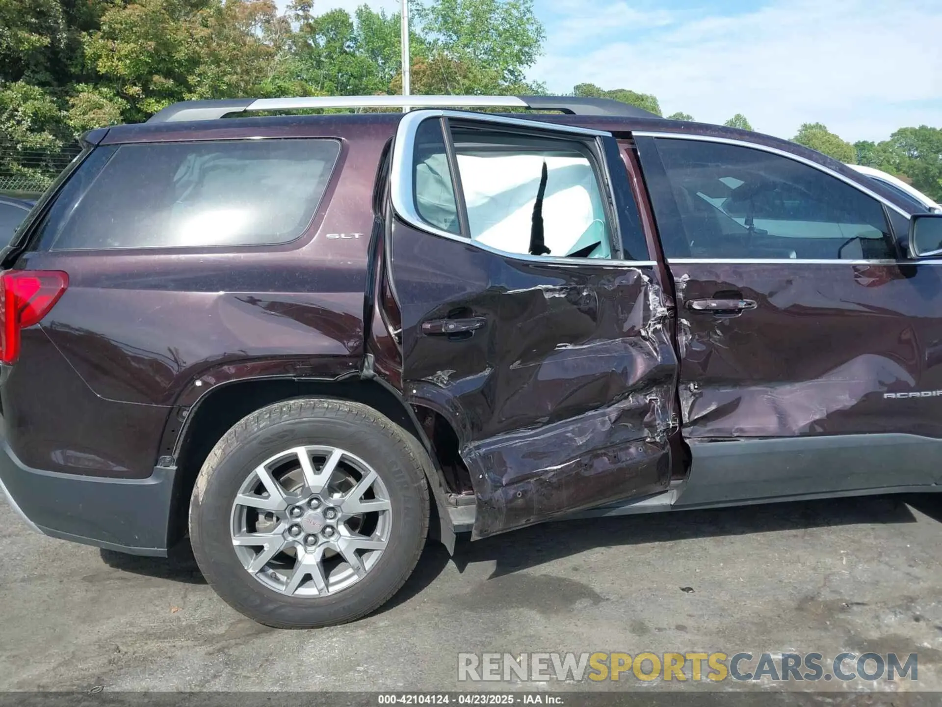 6 Photograph of a damaged car 1GKKNML4XMZ103626 GMC ACADIA 2021
