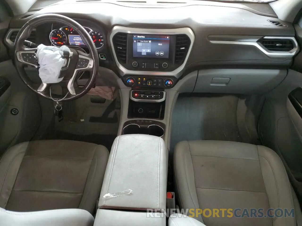 8 Photograph of a damaged car 1GKKNMLS0MZ134768 GMC ACADIA 2021