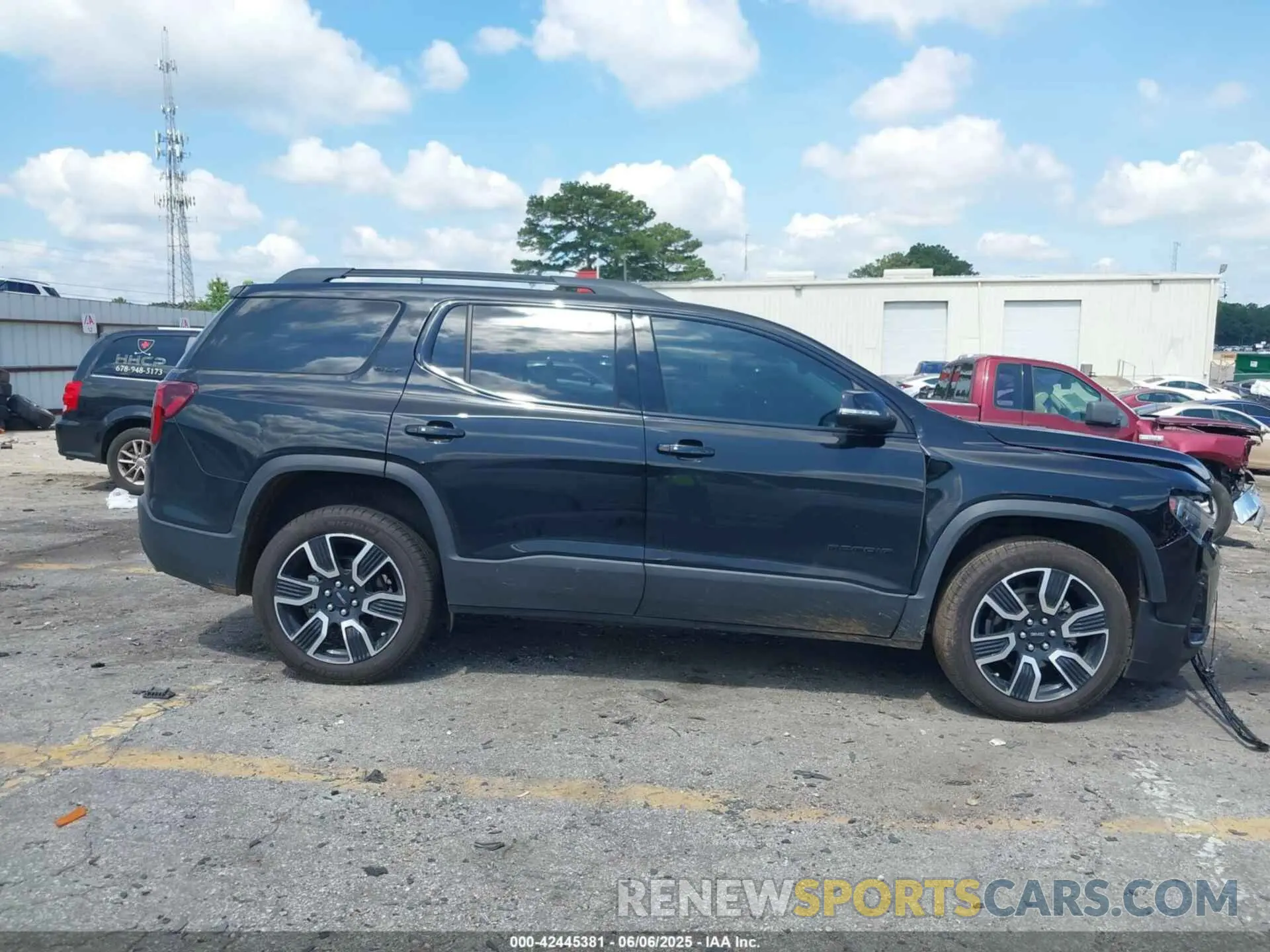 12 Photograph of a damaged car 1GKKNMLS0MZ136228 GMC ACADIA 2021