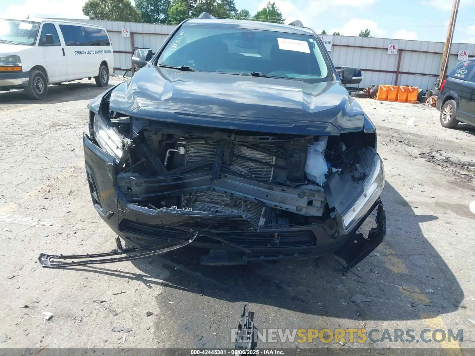 6 Photograph of a damaged car 1GKKNMLS0MZ136228 GMC ACADIA 2021