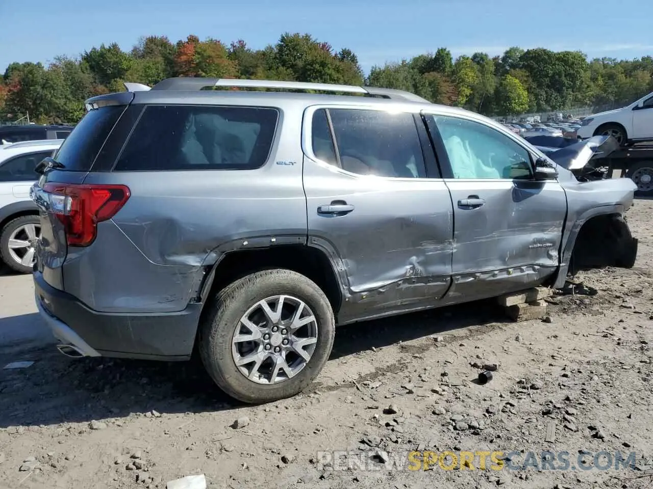 3 Photograph of a damaged car 1GKKNMLS1MZ159940 GMC ACADIA 2021