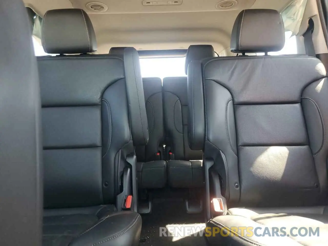 10 Photograph of a damaged car 1GKKNMLS1MZ223152 GMC ACADIA 2021