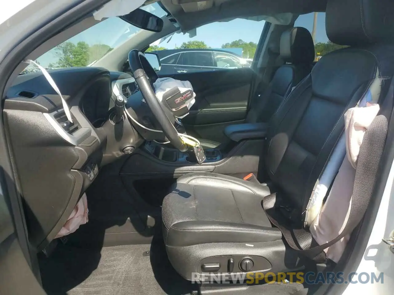 7 Photograph of a damaged car 1GKKNMLS1MZ223152 GMC ACADIA 2021