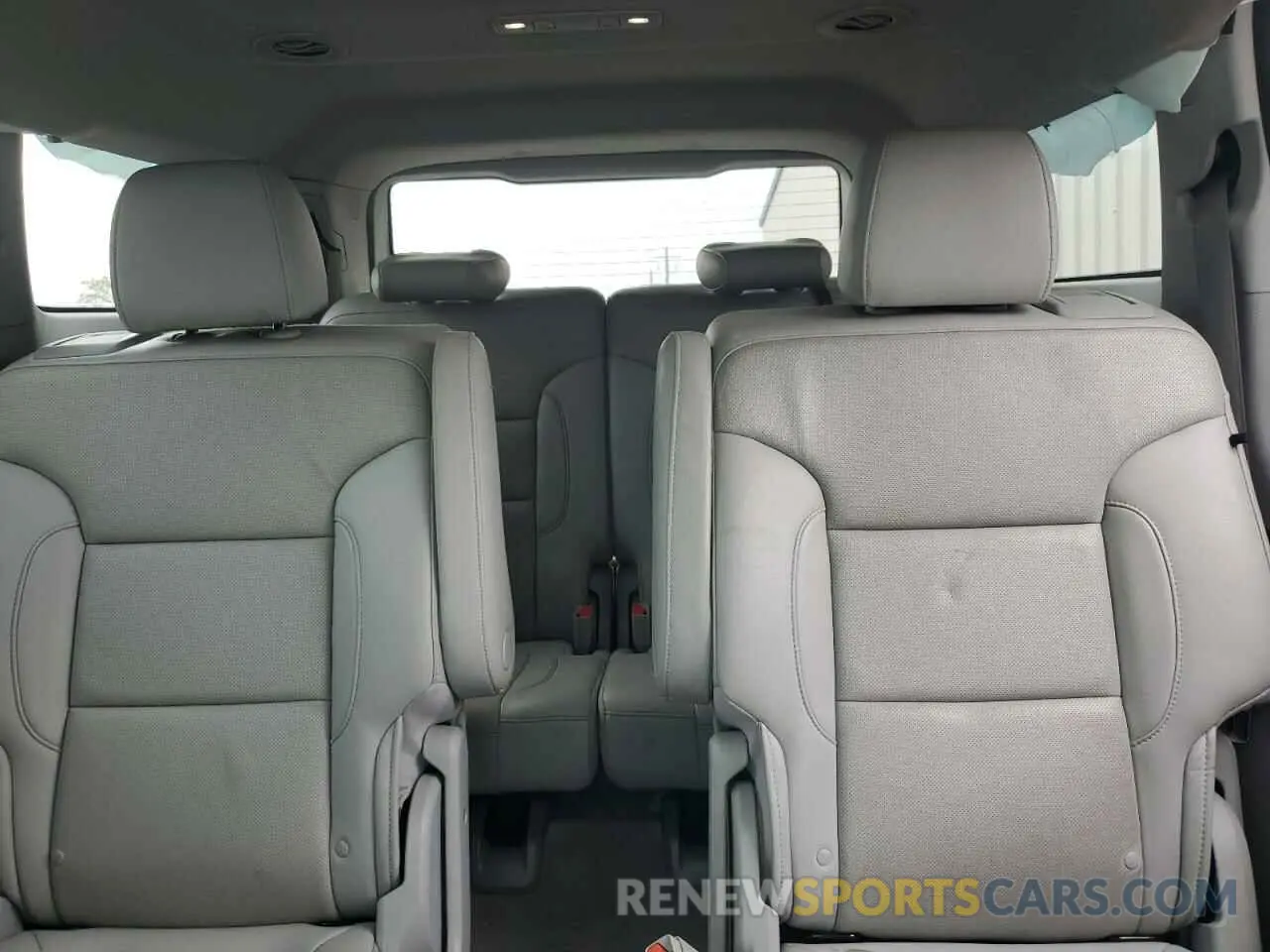 10 Photograph of a damaged car 1GKKNMLS1MZ234345 GMC ACADIA 2021