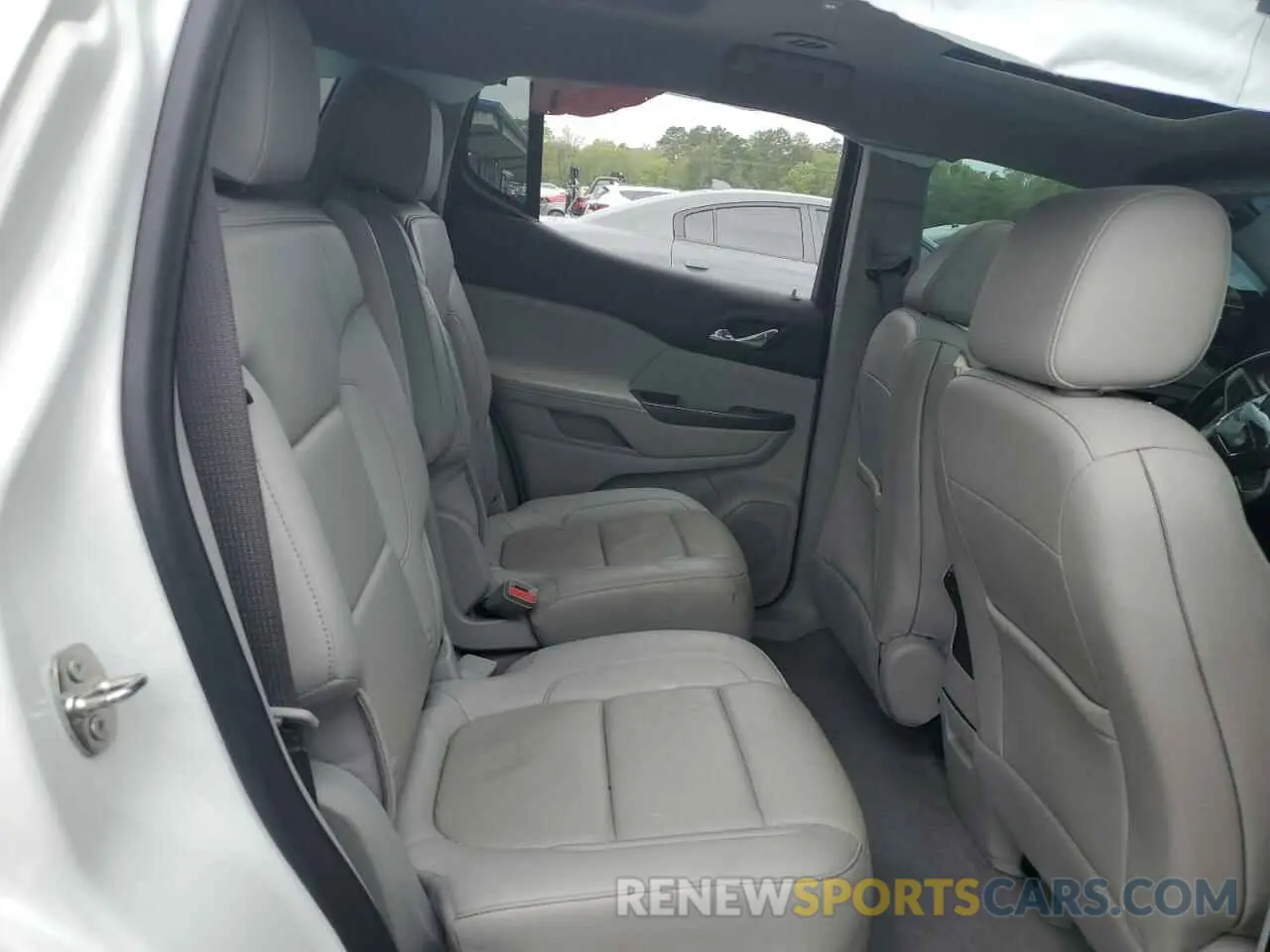 11 Photograph of a damaged car 1GKKNMLS1MZ234345 GMC ACADIA 2021