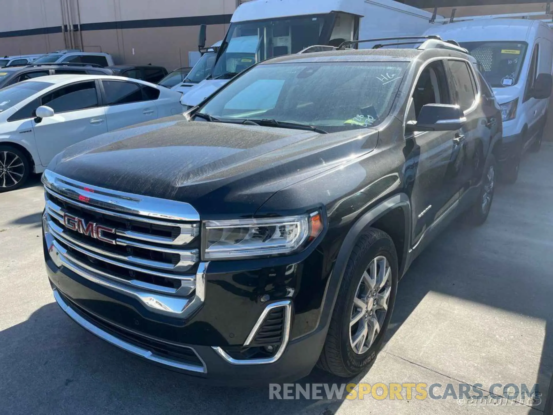 2 Photograph of a damaged car 1GKKNMLS2MZ113520 GMC ACADIA 2021