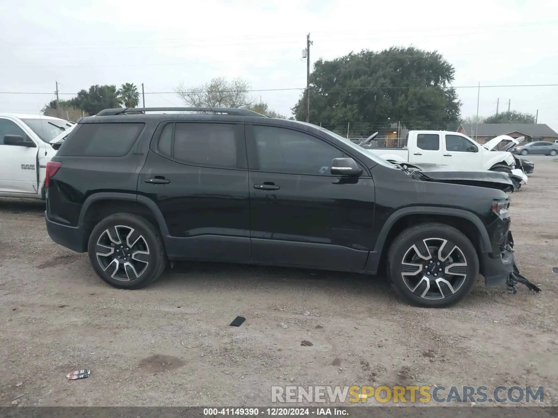 13 Photograph of a damaged car 1GKKNMLS4MZ141920 GMC ACADIA 2021