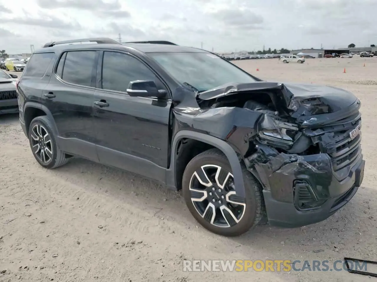 4 Photograph of a damaged car 1GKKNMLS4MZ157180 GMC ACADIA 2021