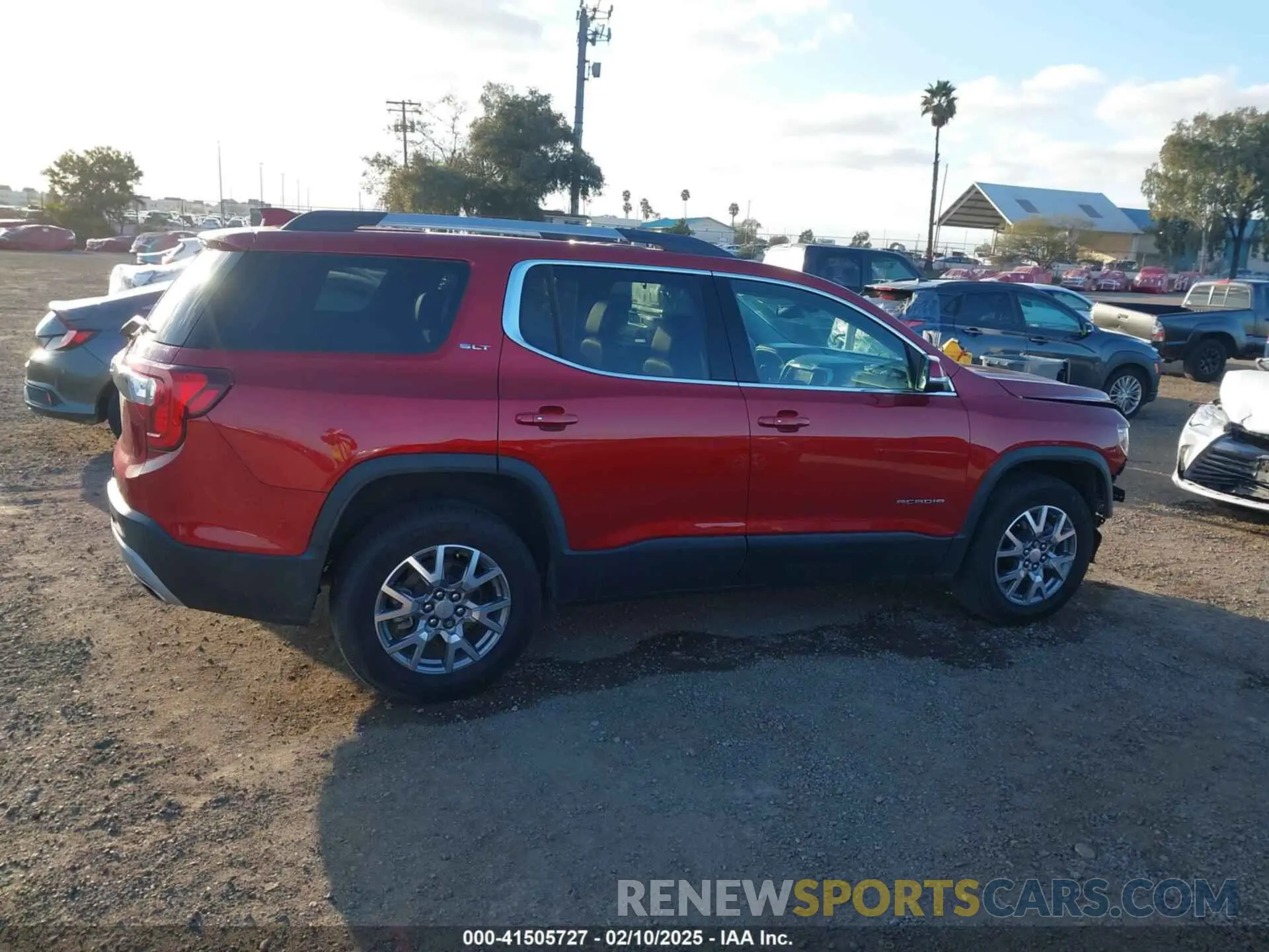 14 Photograph of a damaged car 1GKKNMLS5MZ175445 GMC ACADIA 2021