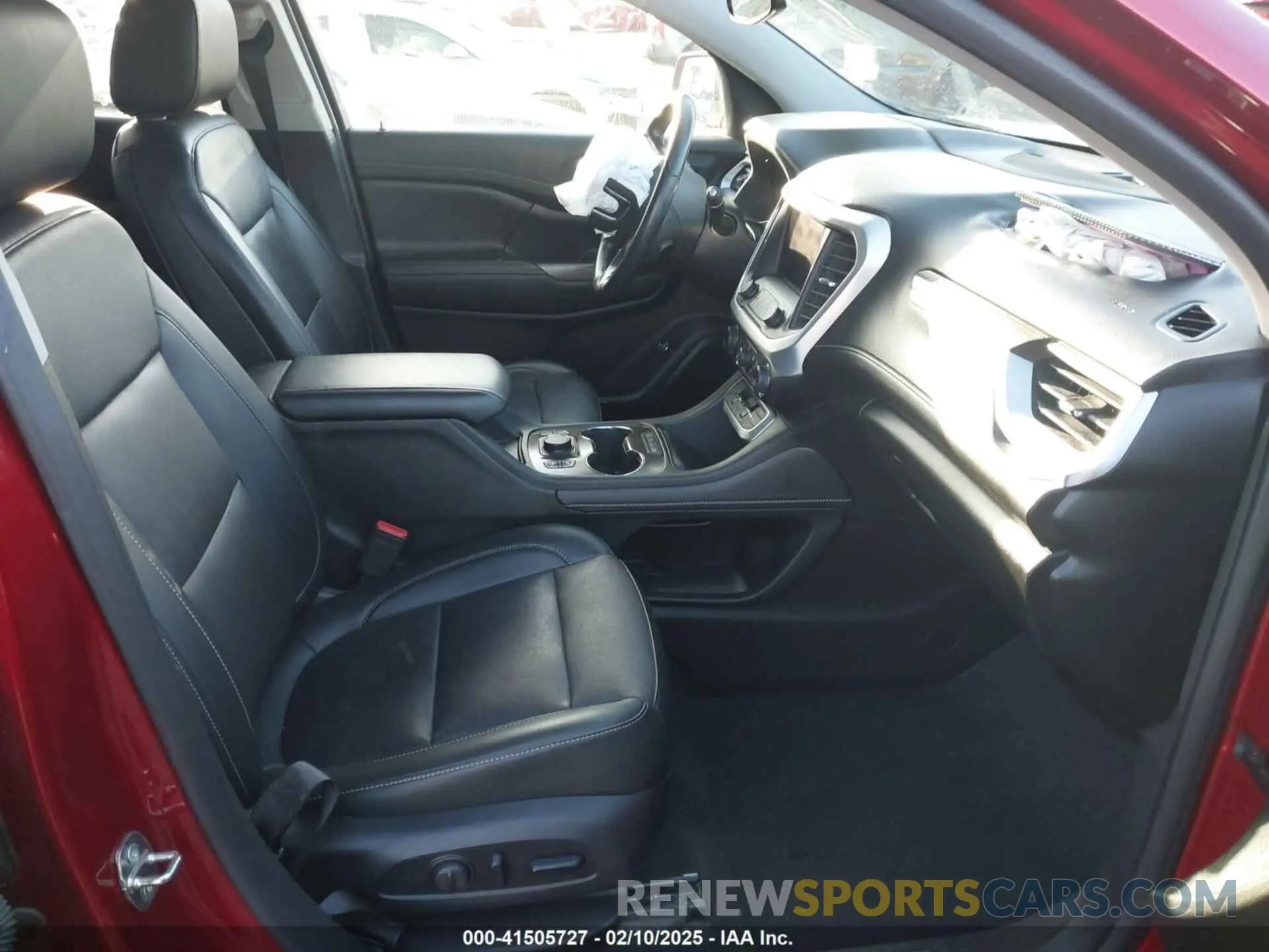 5 Photograph of a damaged car 1GKKNMLS5MZ175445 GMC ACADIA 2021