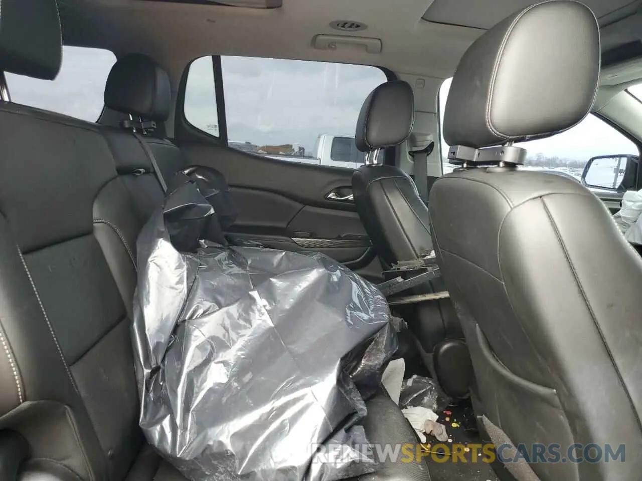 11 Photograph of a damaged car 1GKKNMLS7MZ147596 GMC ACADIA 2021