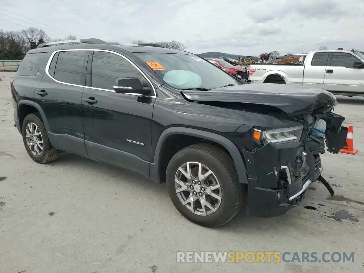 4 Photograph of a damaged car 1GKKNMLS7MZ147596 GMC ACADIA 2021