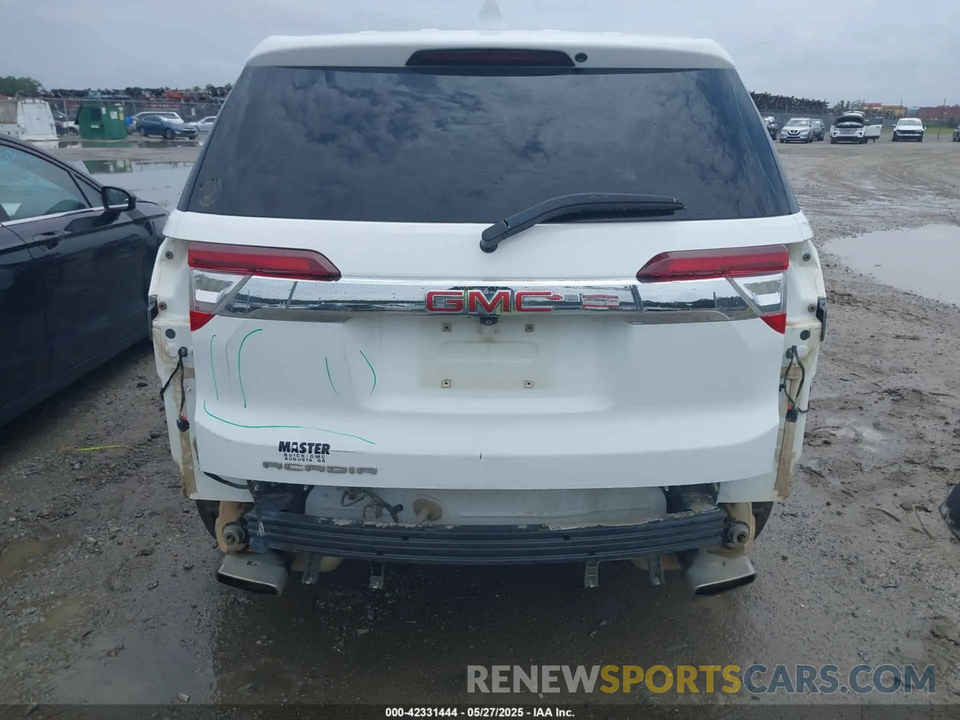 16 Photograph of a damaged car 1GKKNMLS8MZ104143 GMC ACADIA 2021