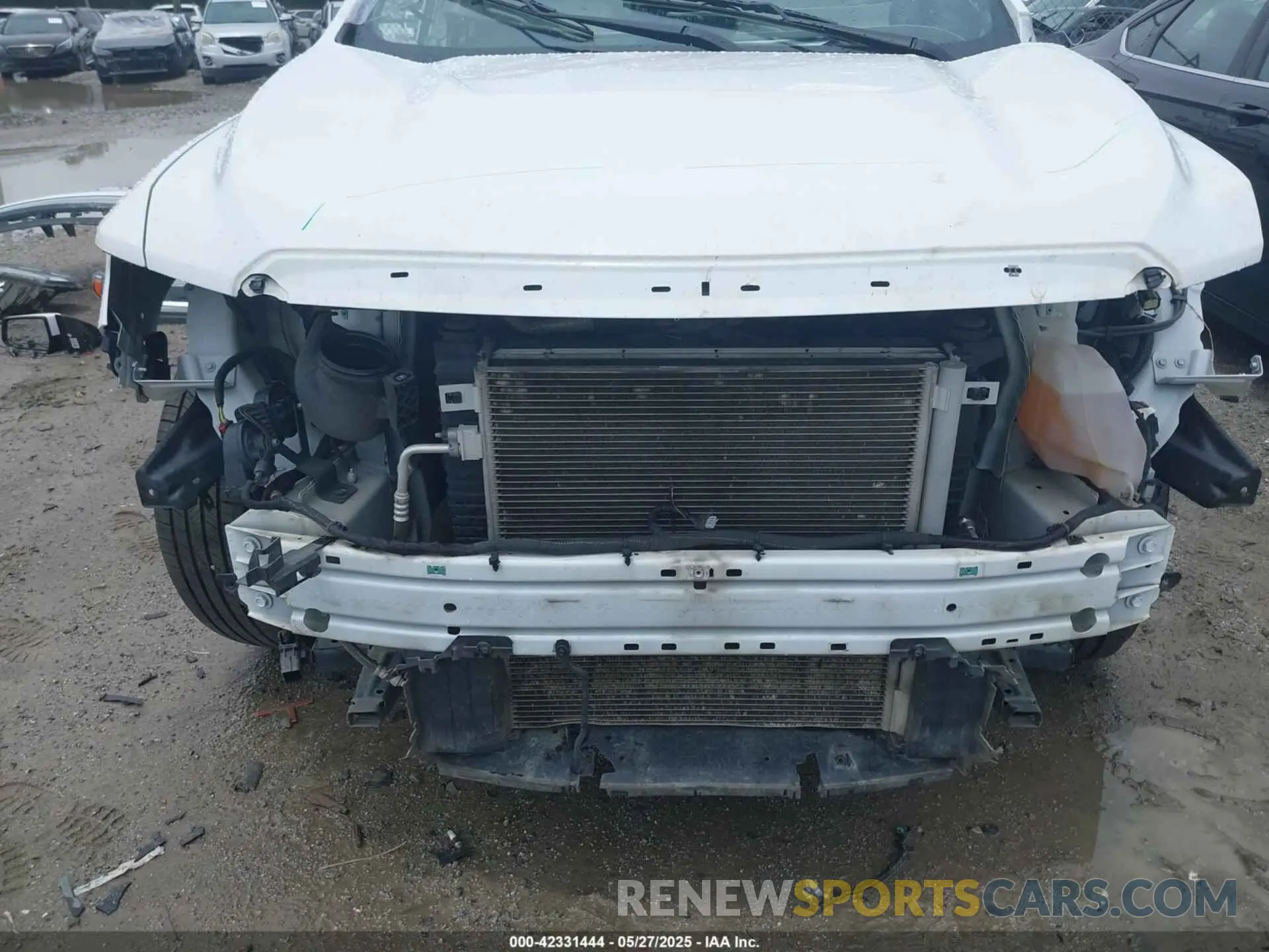 6 Photograph of a damaged car 1GKKNMLS8MZ104143 GMC ACADIA 2021