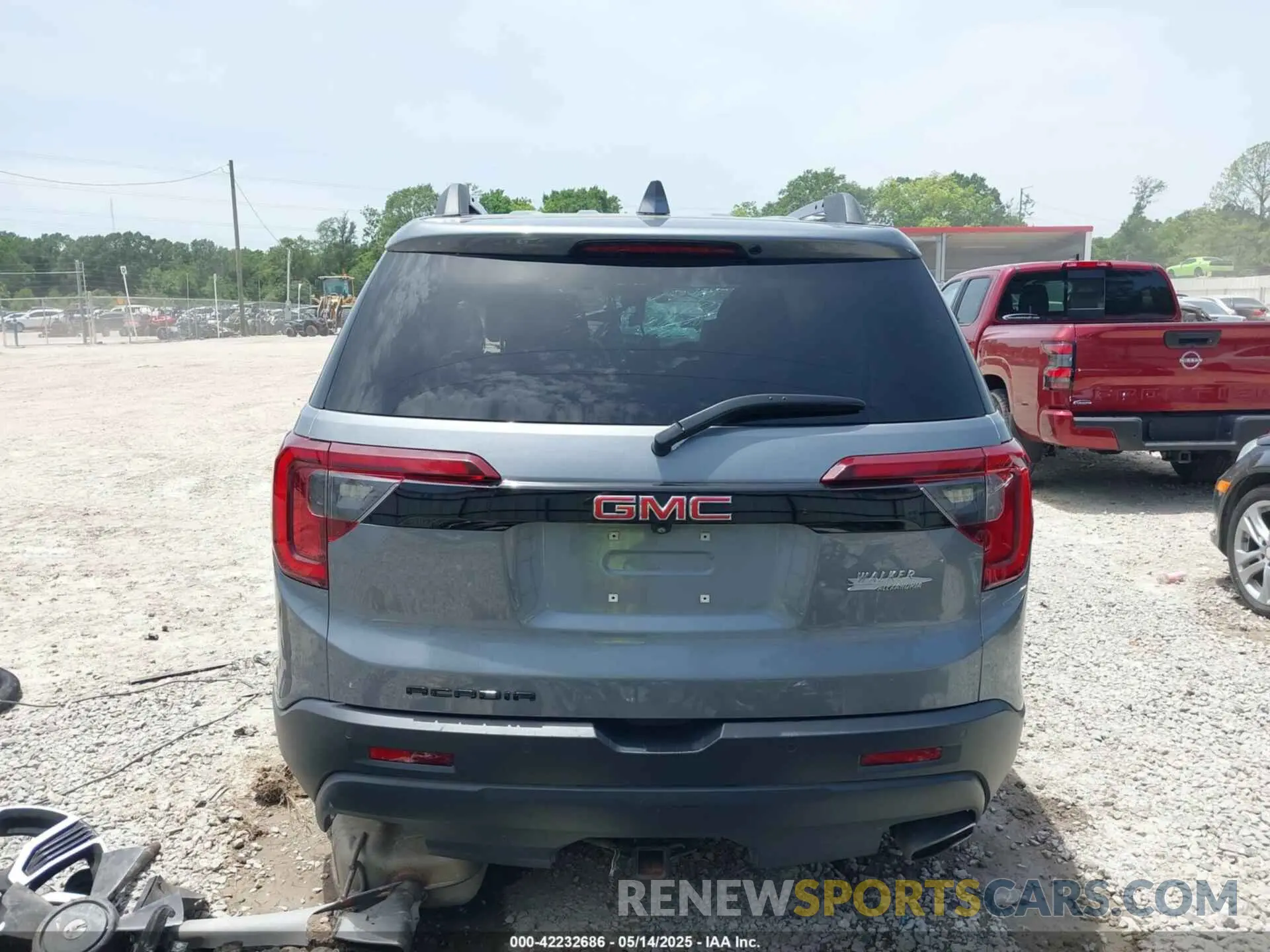 15 Photograph of a damaged car 1GKKNMLS8MZ174774 GMC ACADIA 2021