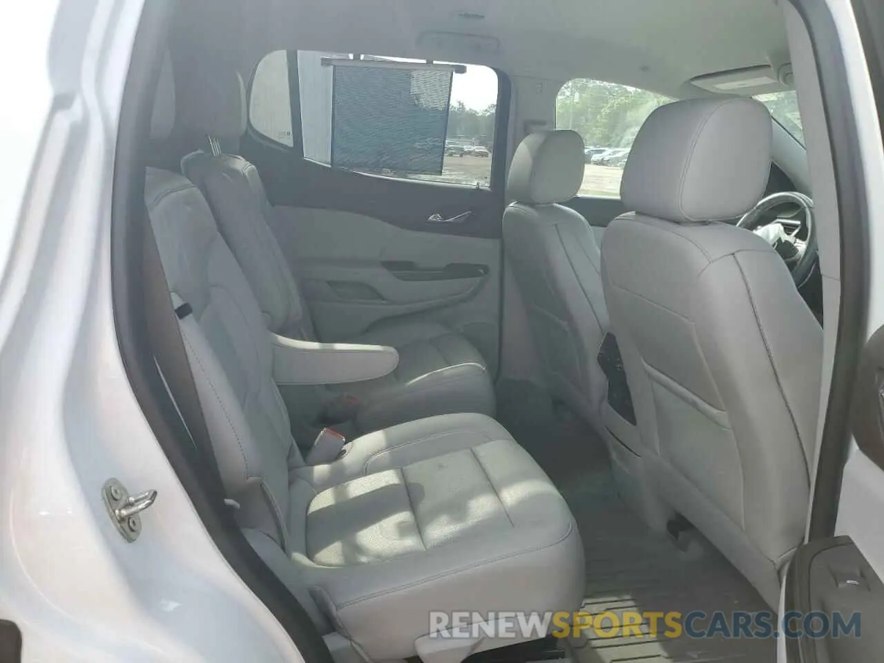 10 Photograph of a damaged car 1GKKNMLS8MZ177027 GMC ACADIA 2021