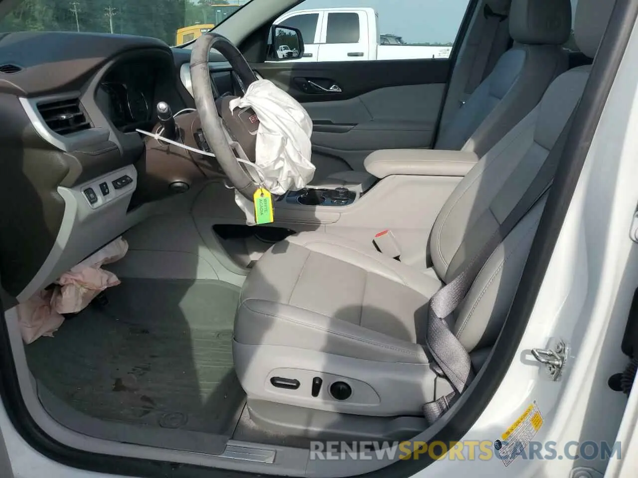 7 Photograph of a damaged car 1GKKNMLS8MZ177027 GMC ACADIA 2021
