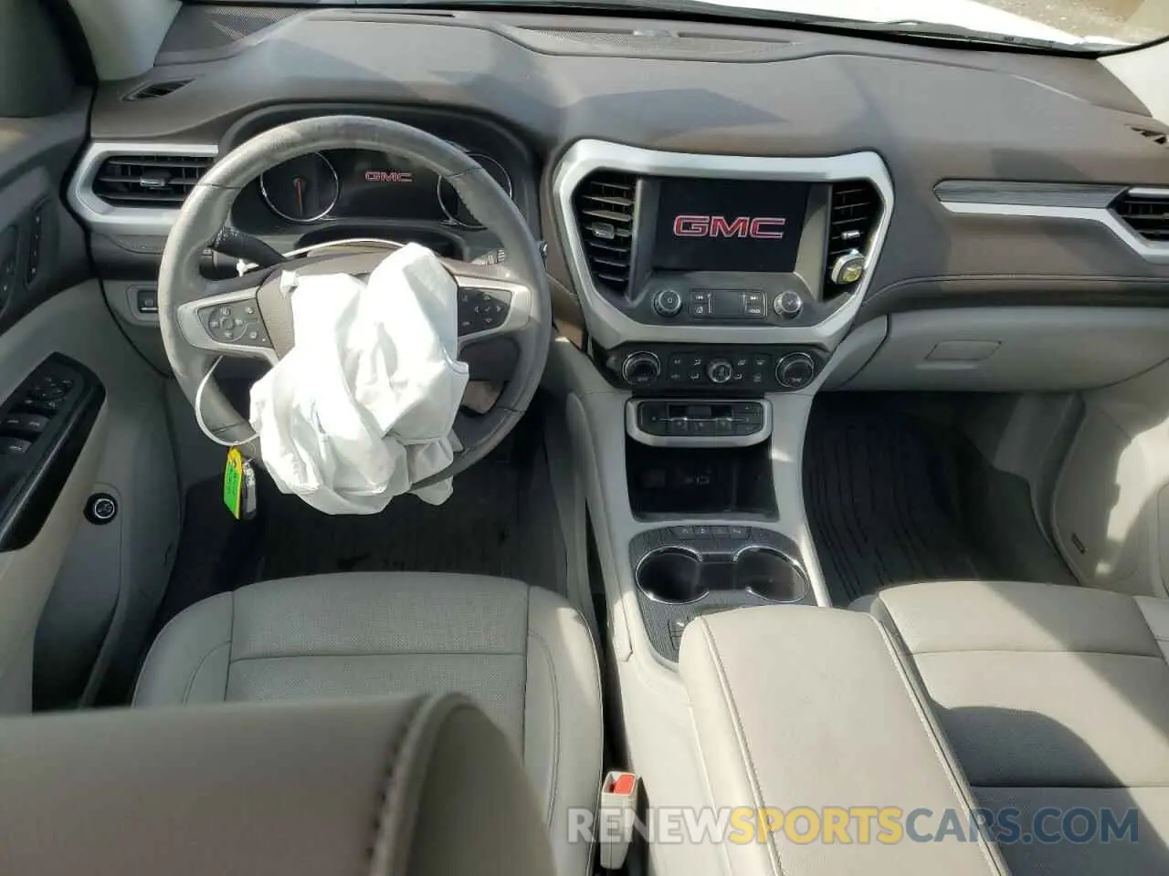 8 Photograph of a damaged car 1GKKNMLS8MZ177027 GMC ACADIA 2021