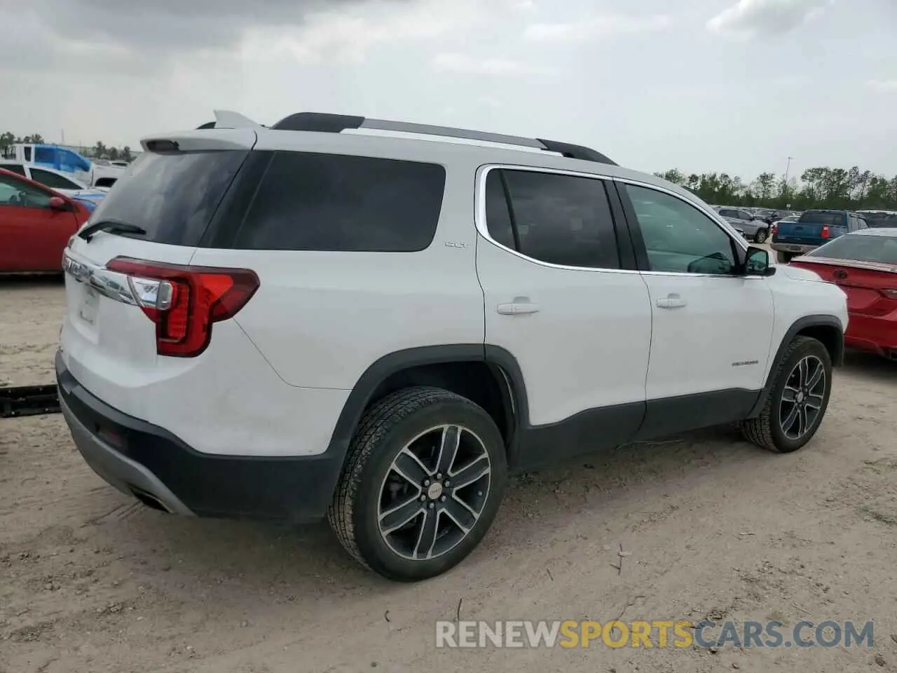3 Photograph of a damaged car 1GKKNMLS8MZ196192 GMC ACADIA 2021