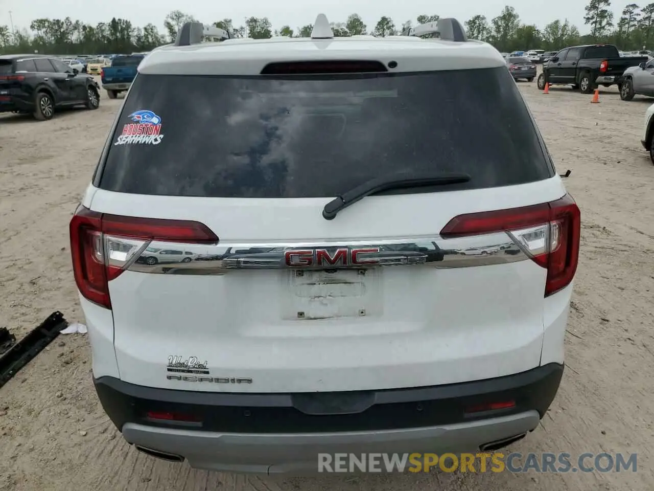 6 Photograph of a damaged car 1GKKNMLS8MZ196192 GMC ACADIA 2021
