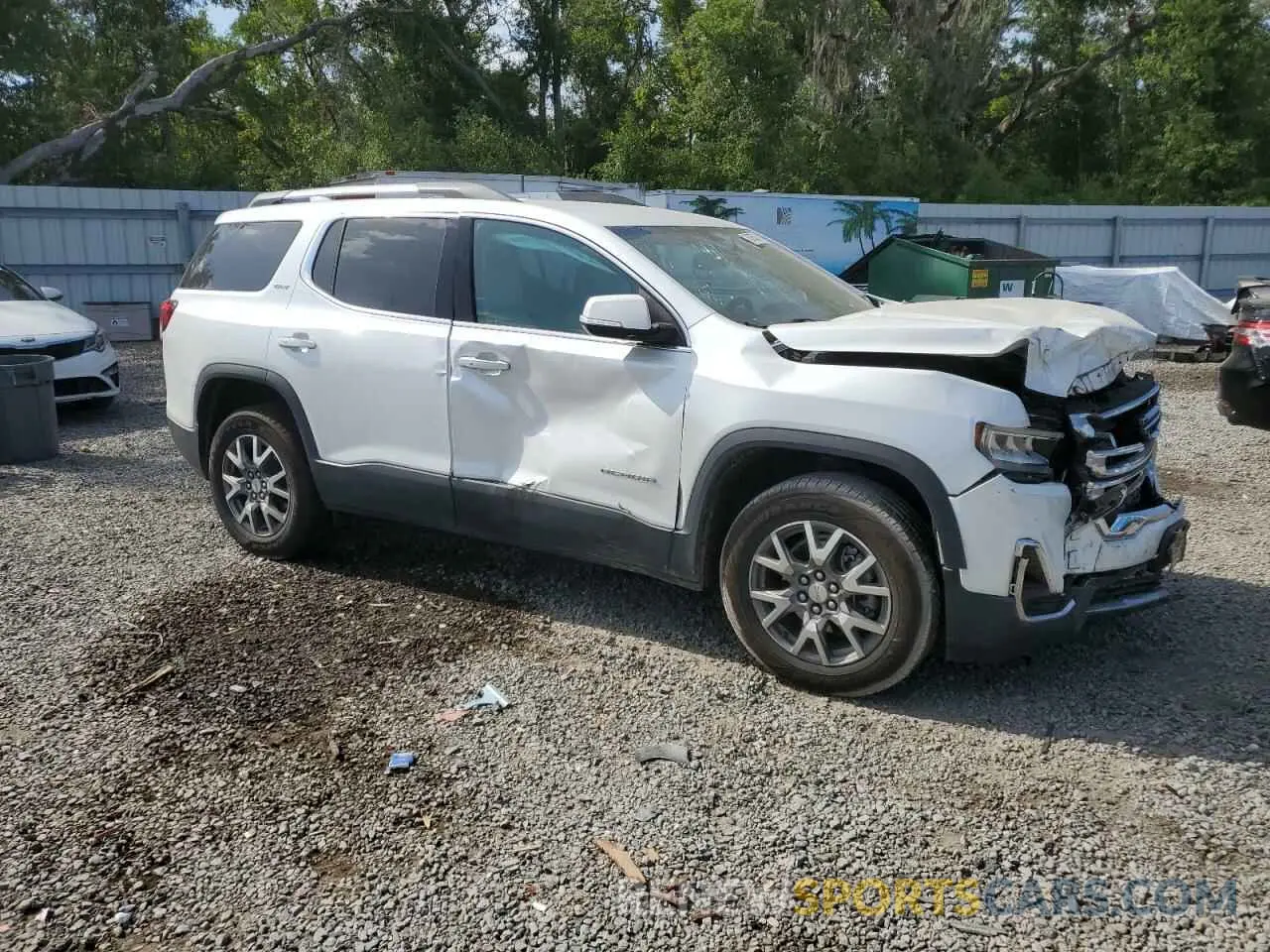 4 Photograph of a damaged car 1GKKNMLS9MZ173472 GMC ACADIA 2021