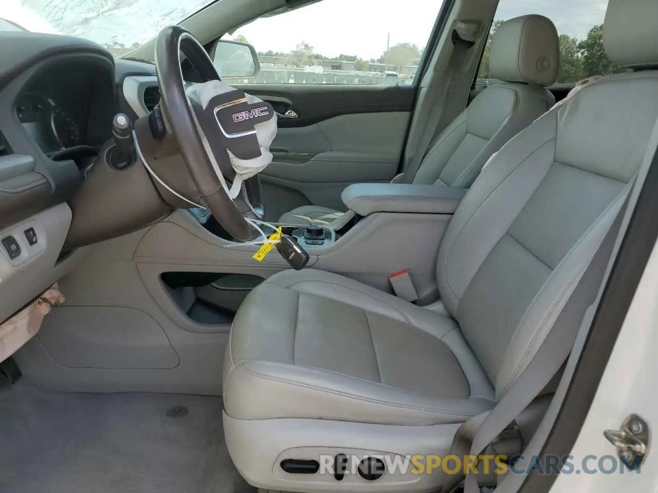 7 Photograph of a damaged car 1GKKNMLS9MZ173472 GMC ACADIA 2021