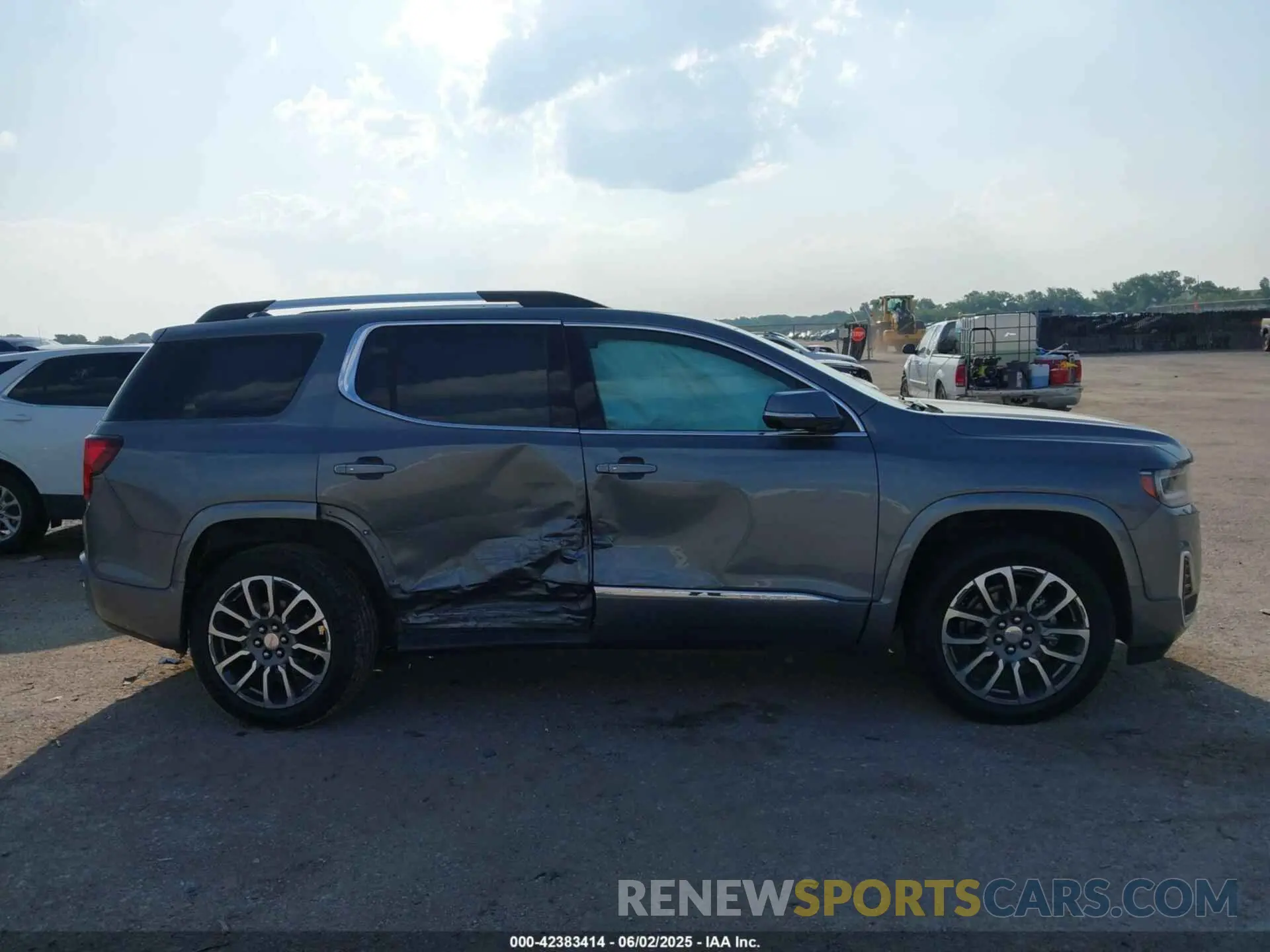 13 Photograph of a damaged car 1GKKNPLS8MZ201358 GMC ACADIA 2021