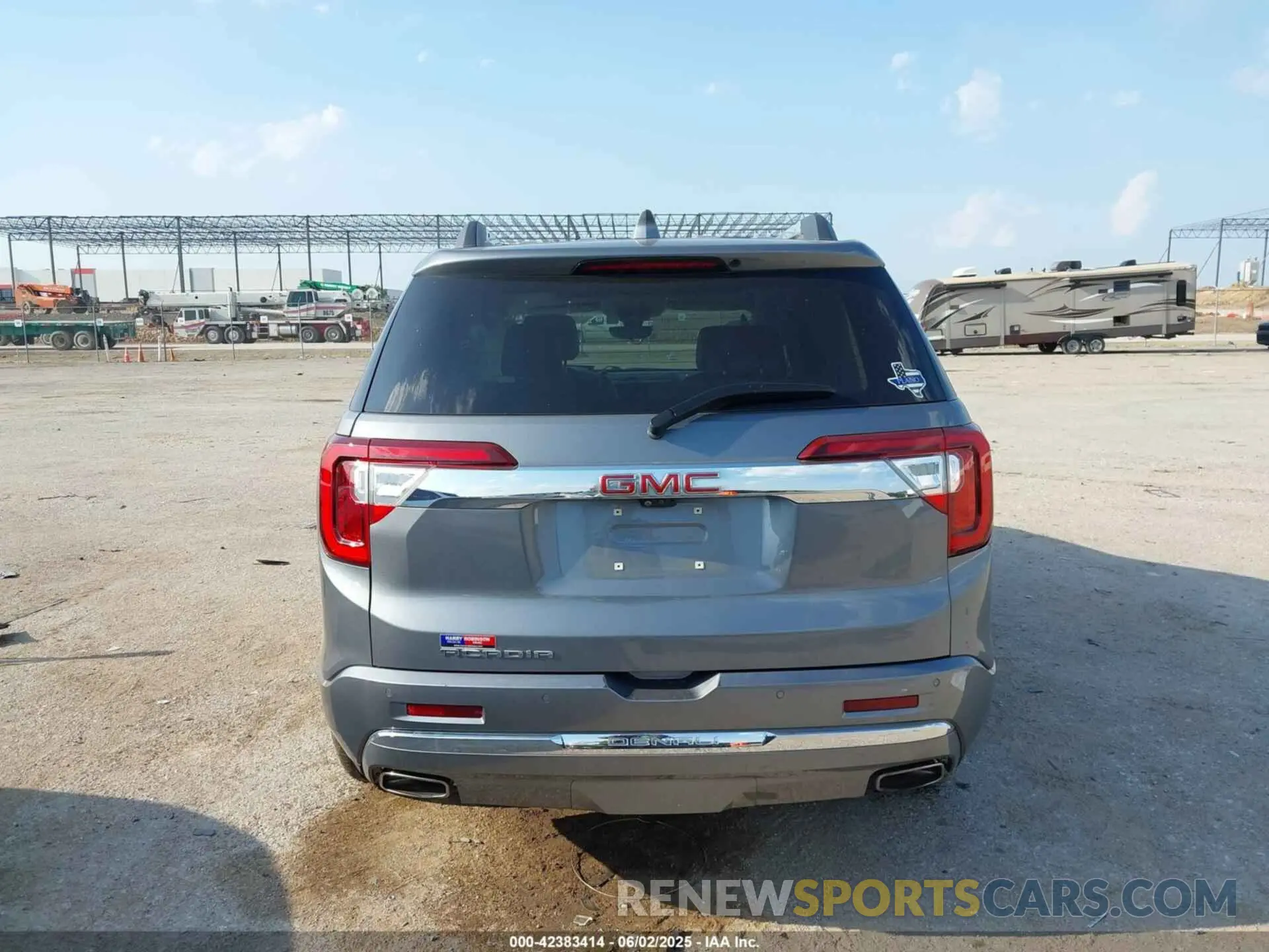 16 Photograph of a damaged car 1GKKNPLS8MZ201358 GMC ACADIA 2021