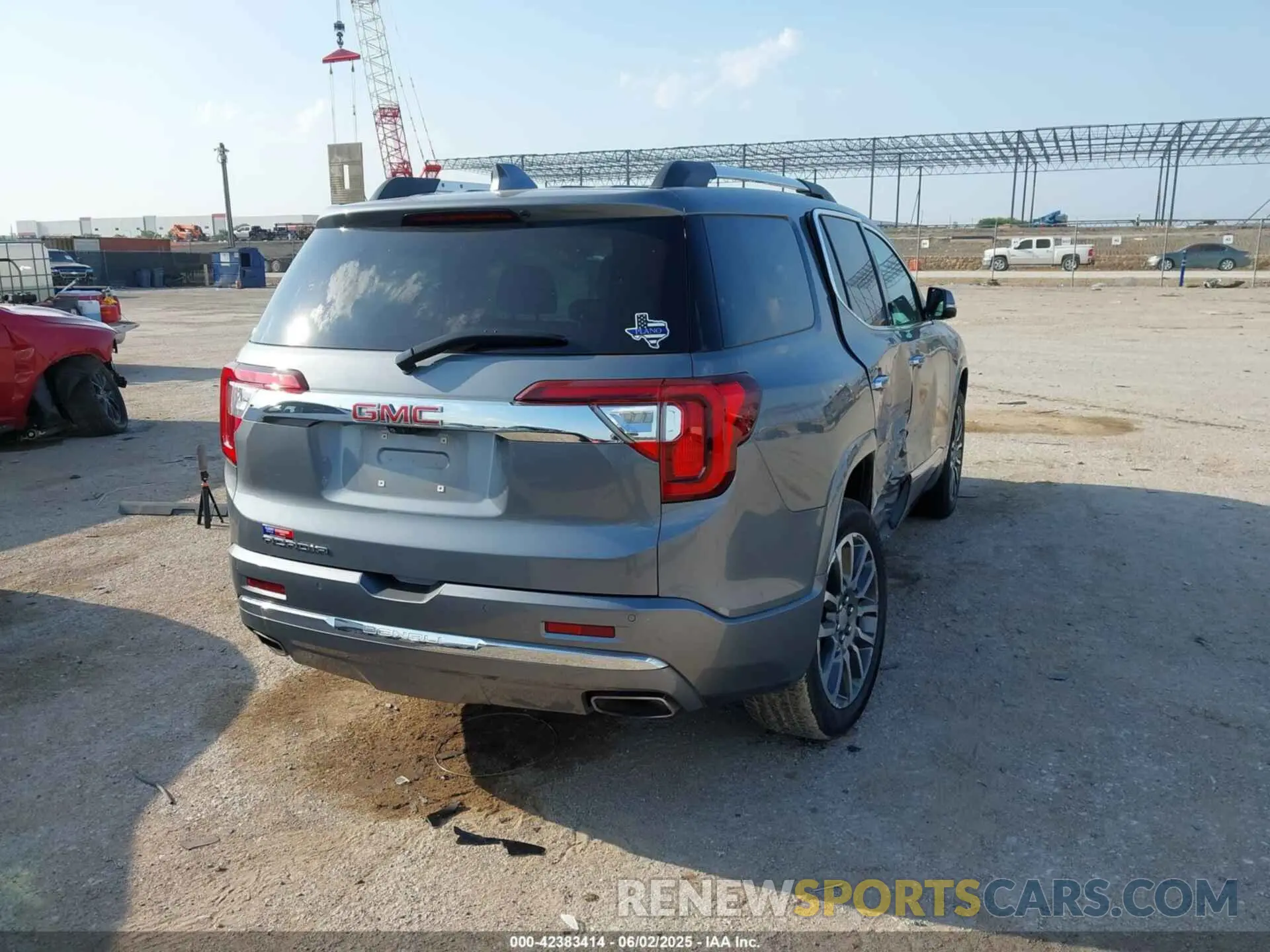 4 Photograph of a damaged car 1GKKNPLS8MZ201358 GMC ACADIA 2021