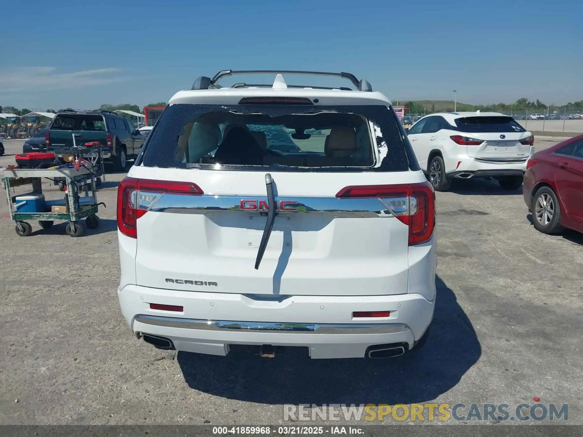 17 Photograph of a damaged car 1GKKNPLS9MZ124774 GMC ACADIA 2021