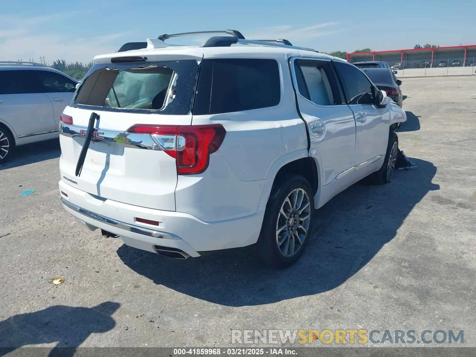 4 Photograph of a damaged car 1GKKNPLS9MZ124774 GMC ACADIA 2021