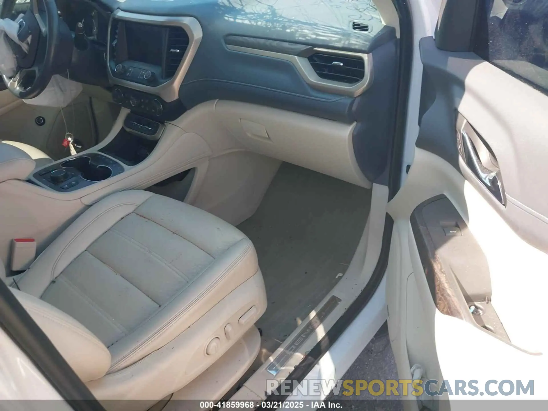 5 Photograph of a damaged car 1GKKNPLS9MZ124774 GMC ACADIA 2021