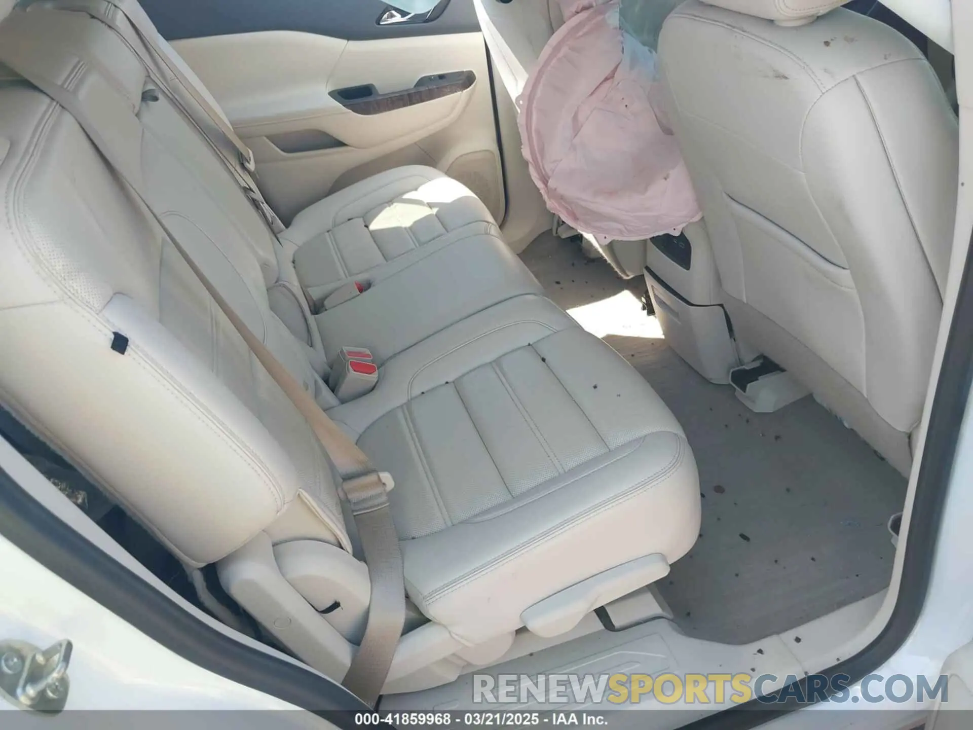 8 Photograph of a damaged car 1GKKNPLS9MZ124774 GMC ACADIA 2021